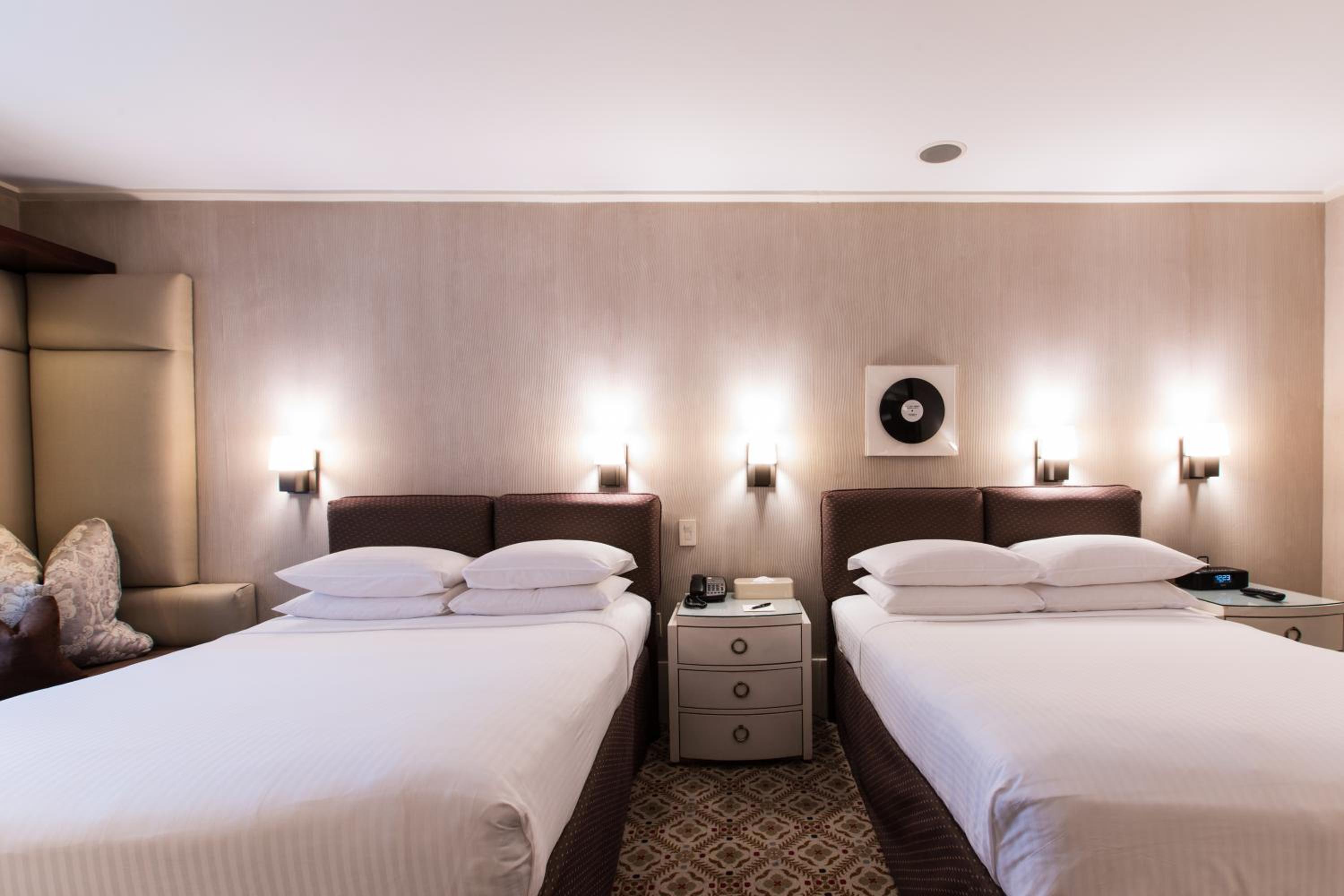 Luxe 2 Double Beds Room photo 2