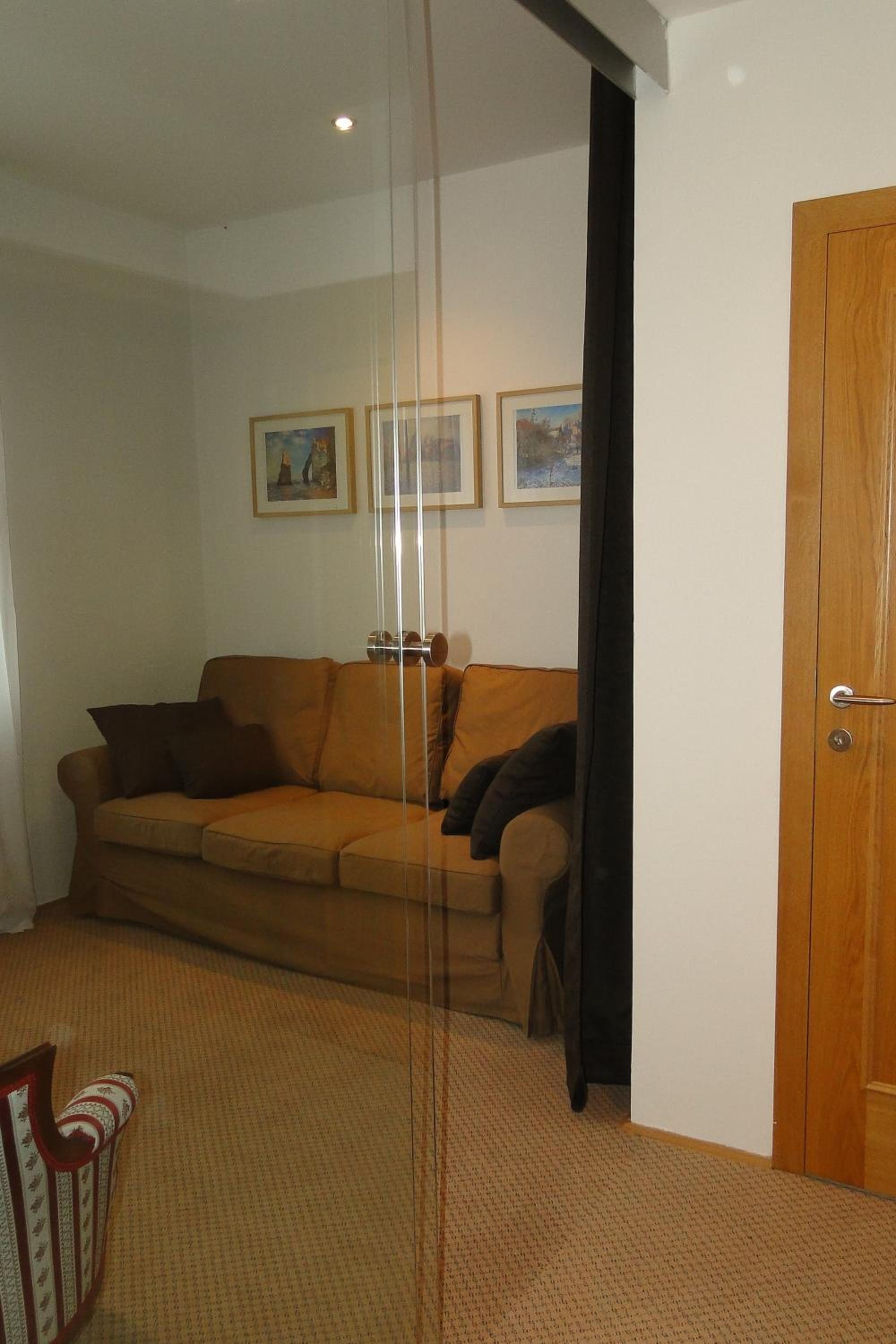 One-Bedroom Apartment - Photo 6