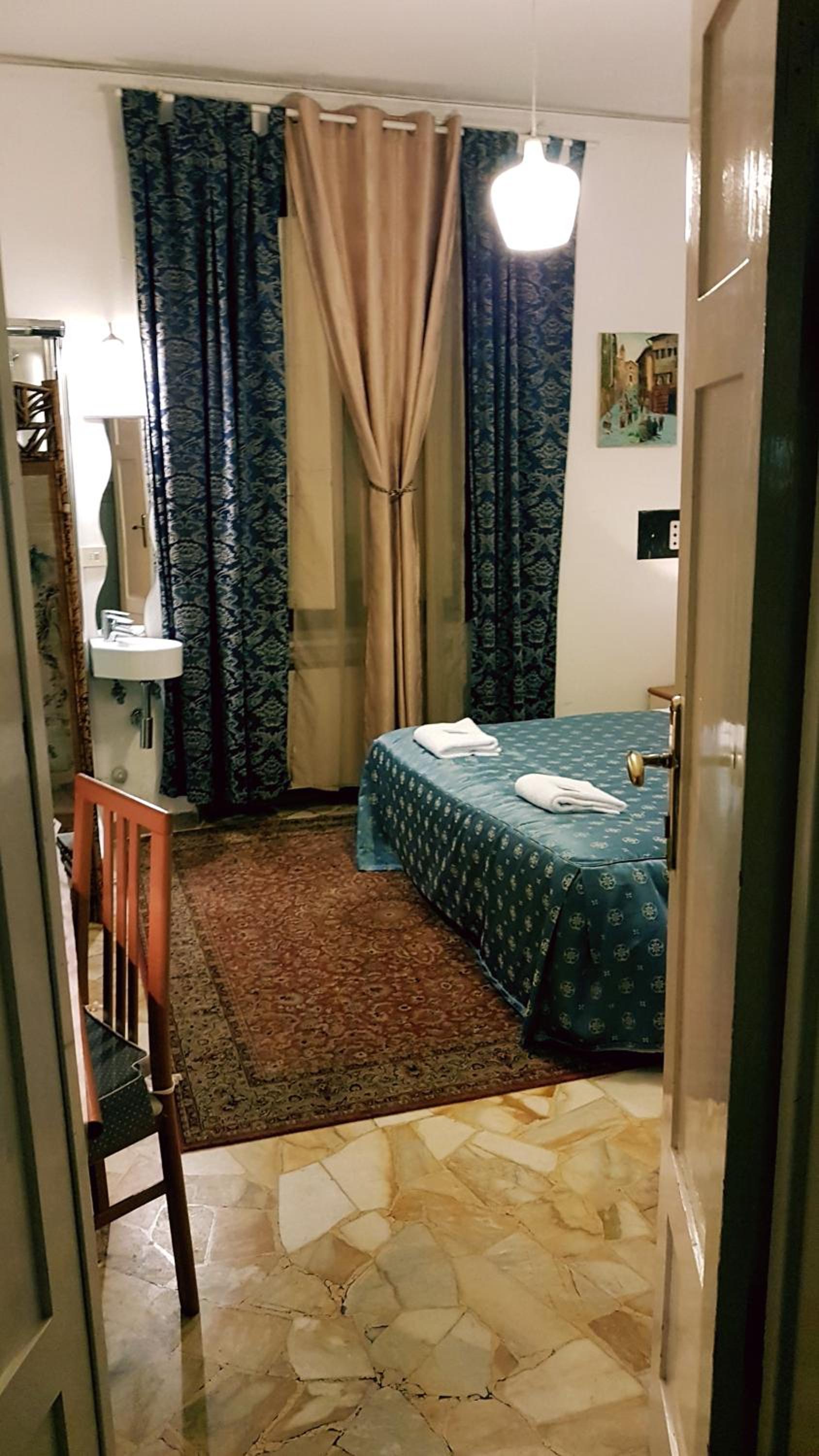 Superior Double Room with Shared Bathroom photo 3