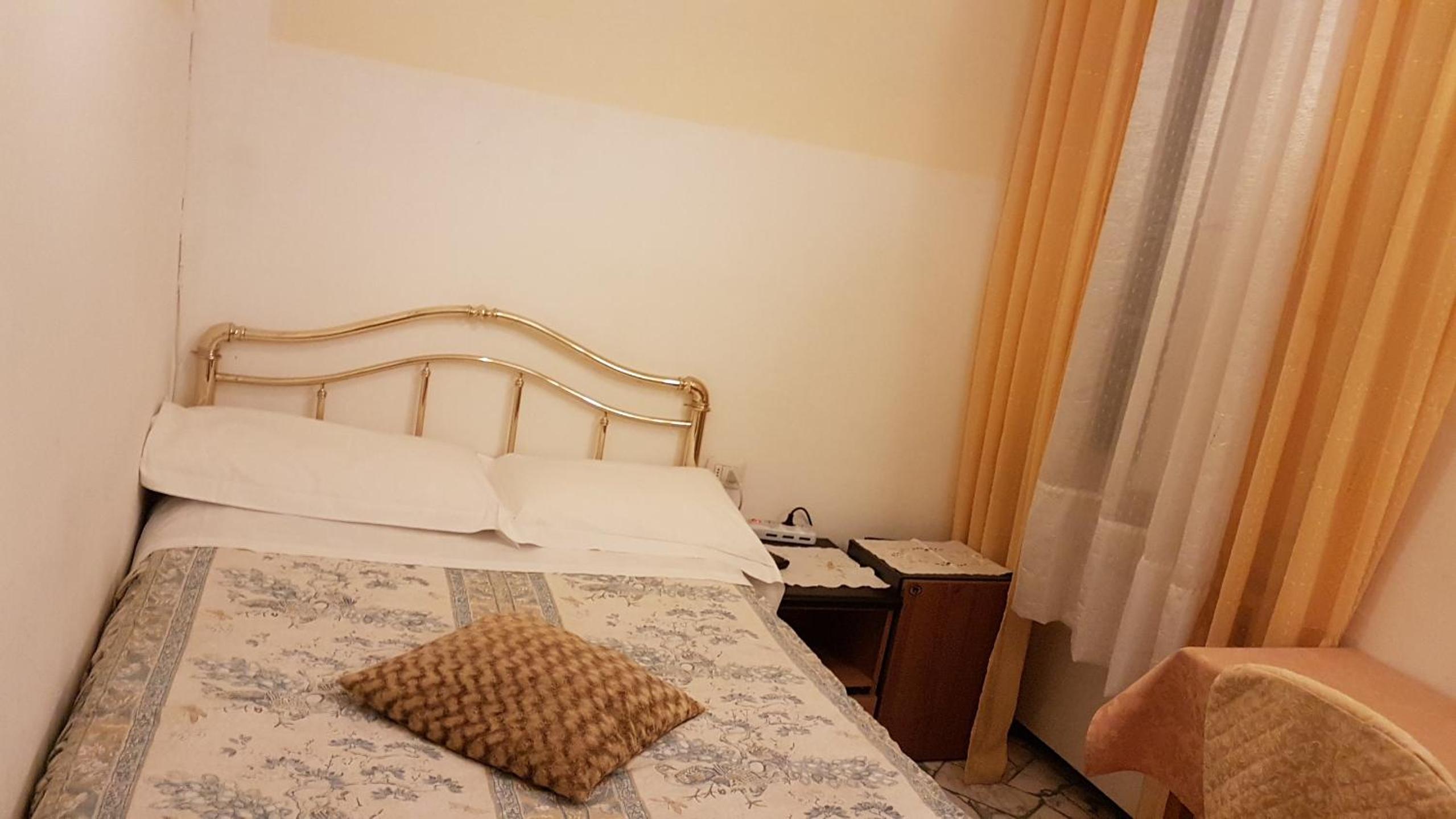 Small Double Room photo 1