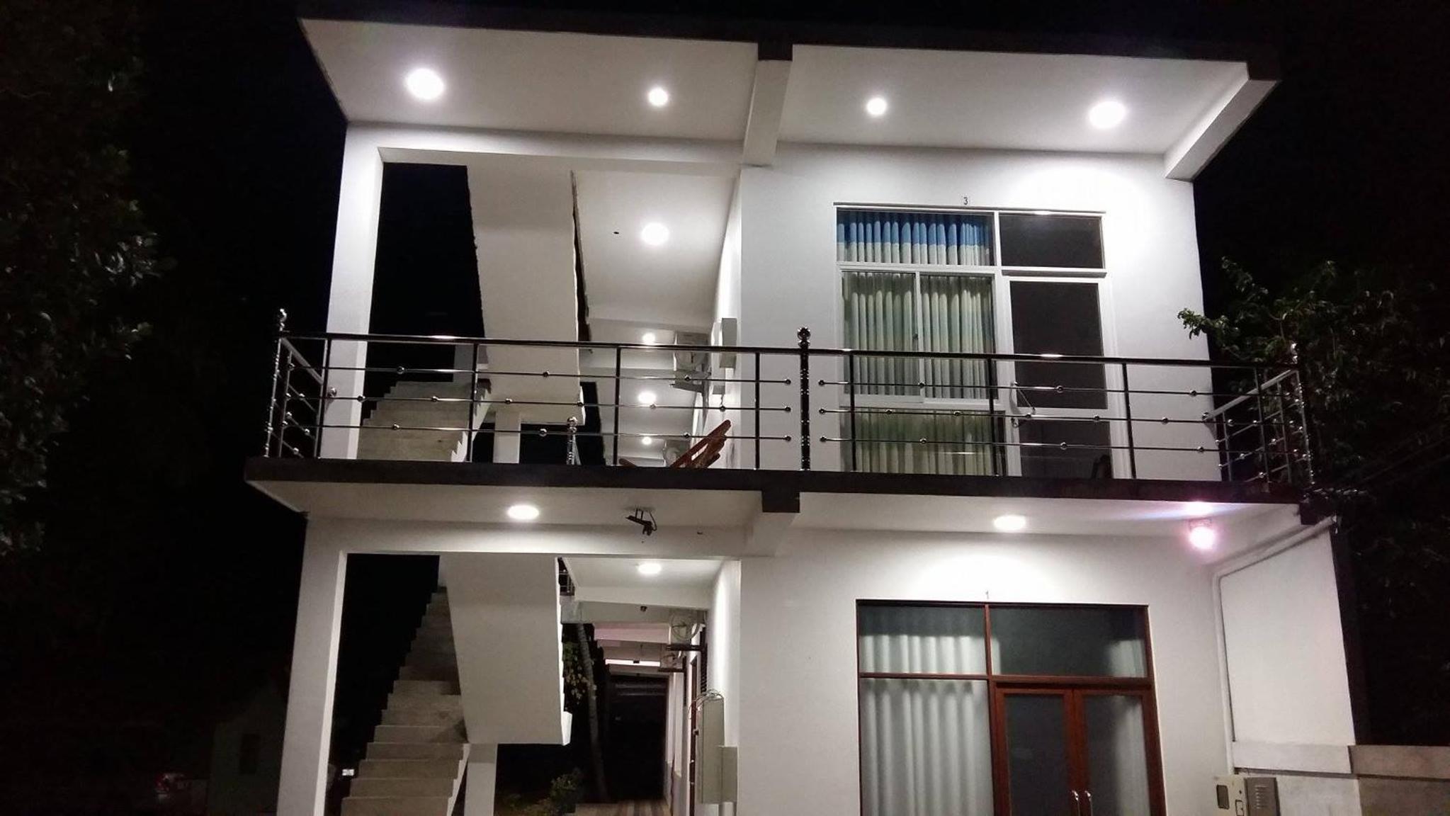 Deluxe Double Room (2 Adults + 1 Child) photo 2