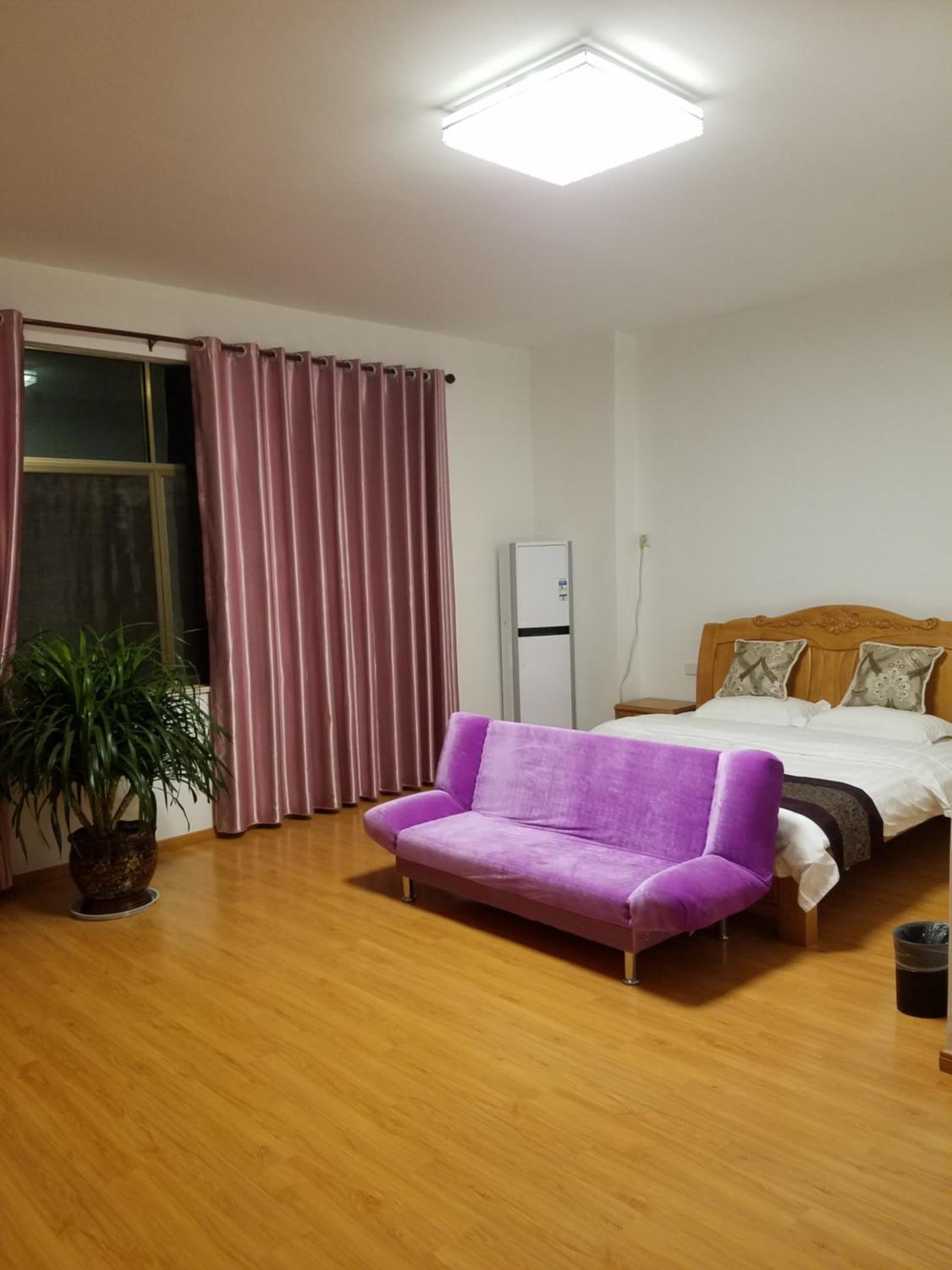 Deluxe Family Room photo 1