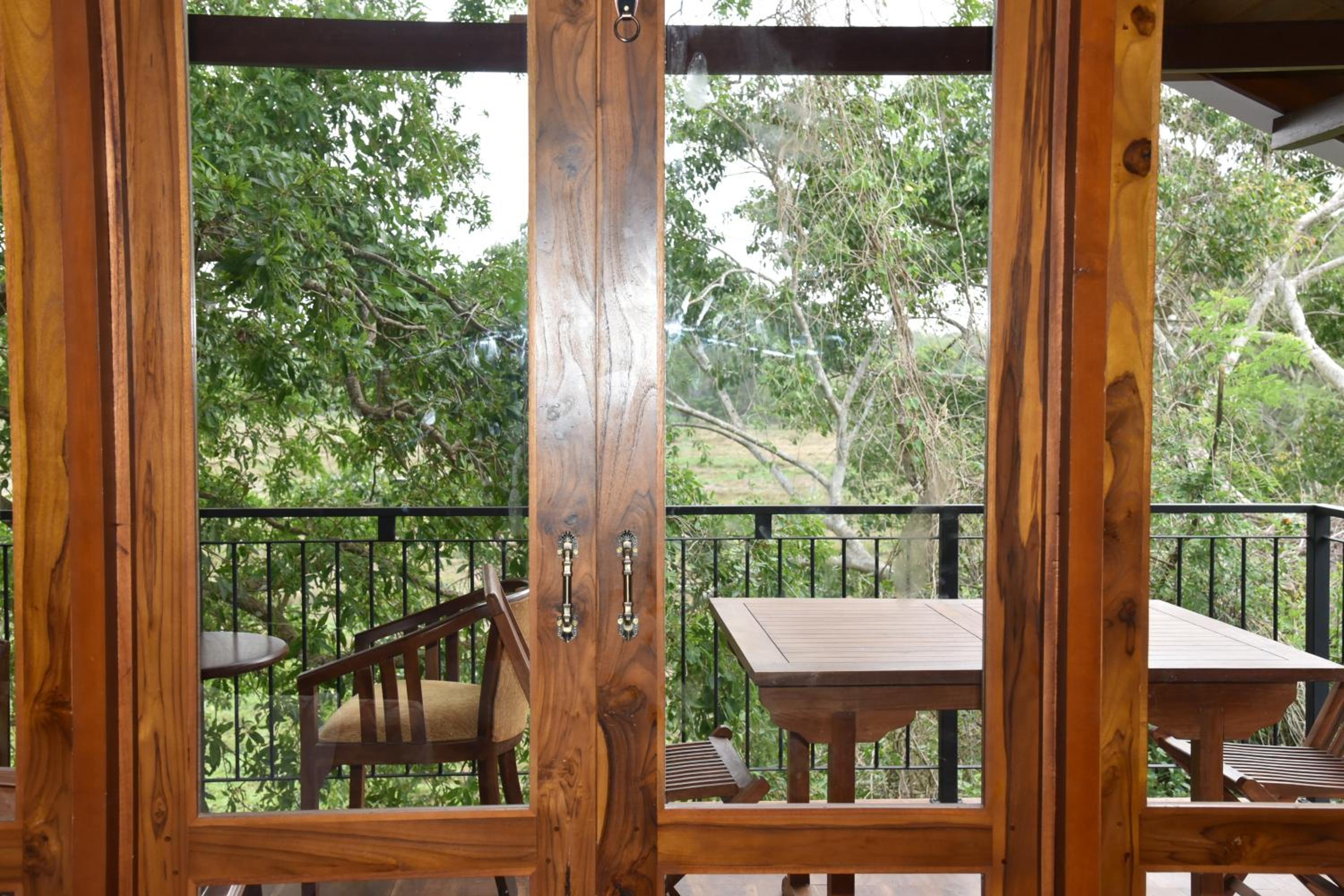 Deluxe Double Room with Balcony photo 3