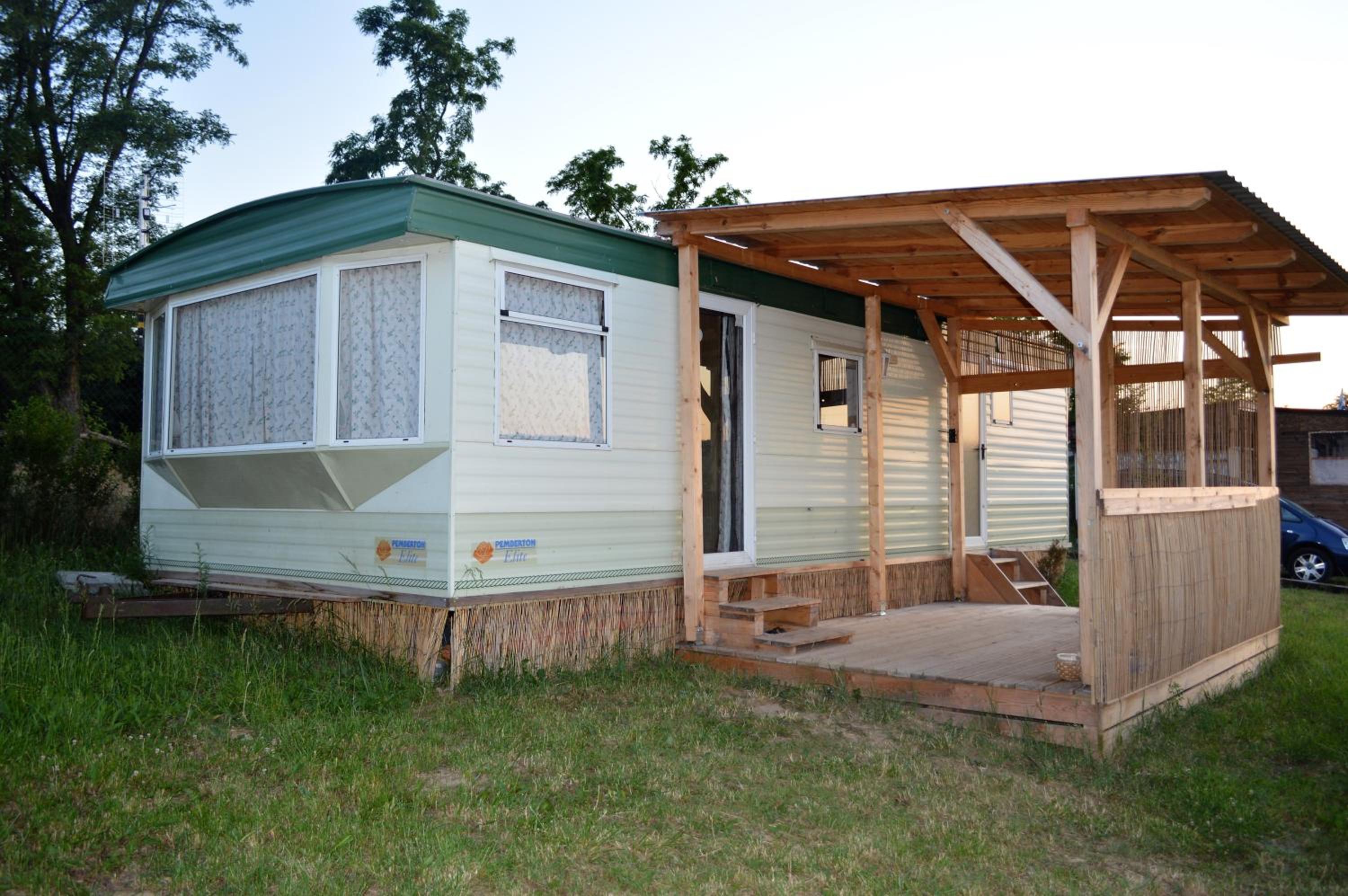 Mobile Home photo 3