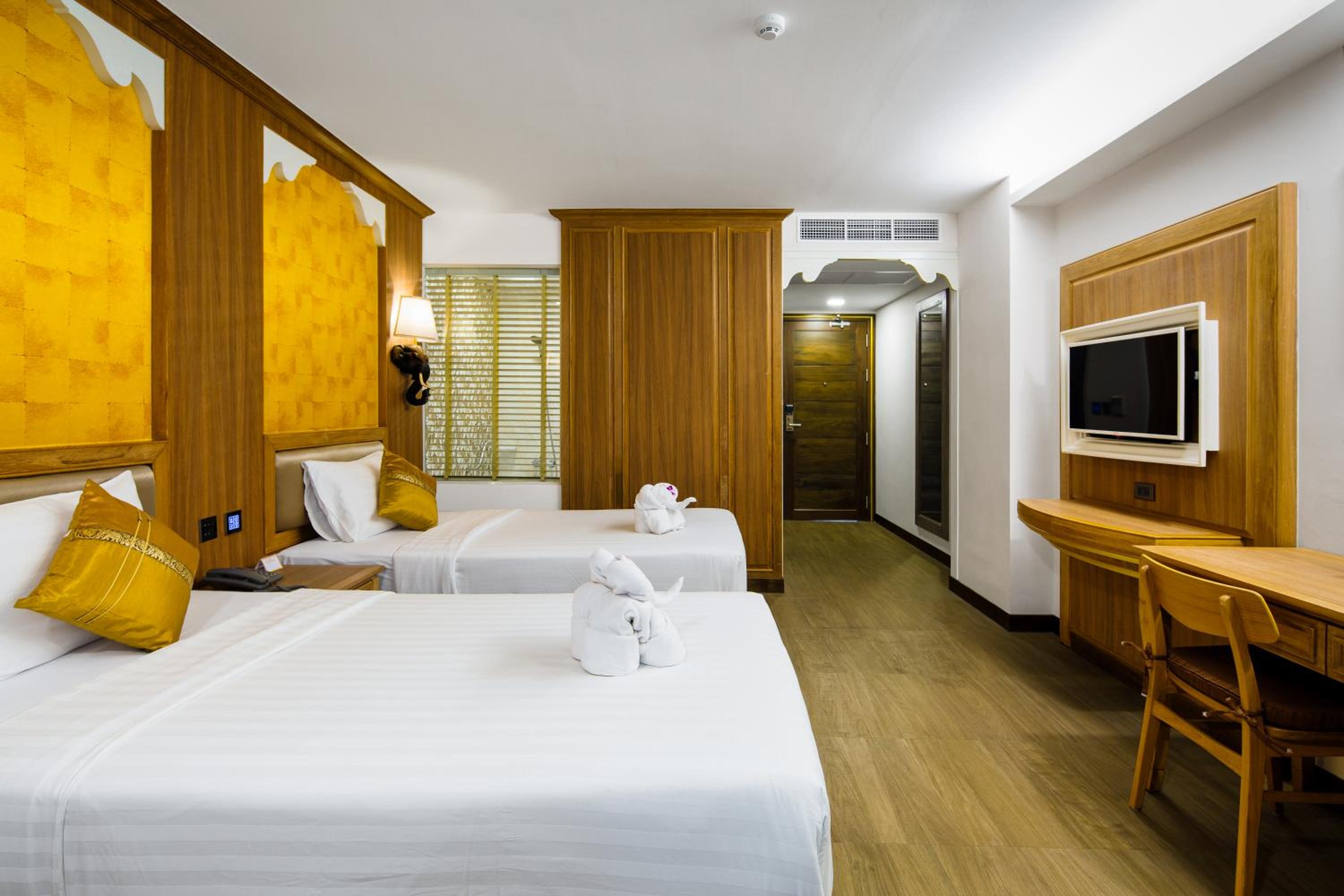 Deluxe Double or Twin Room - Photo 2
