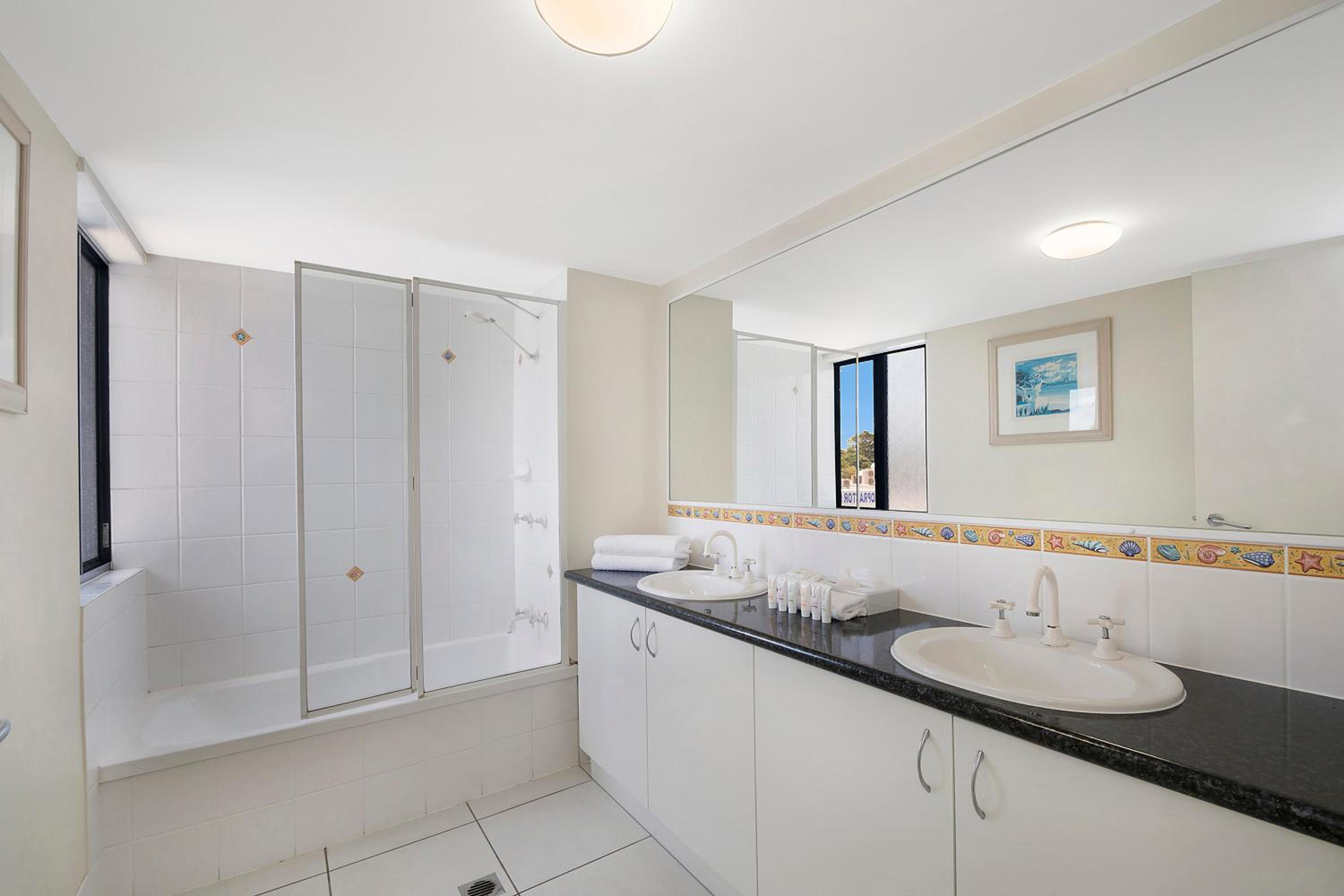 One-Bedroom Water View Apartment - Photo 1