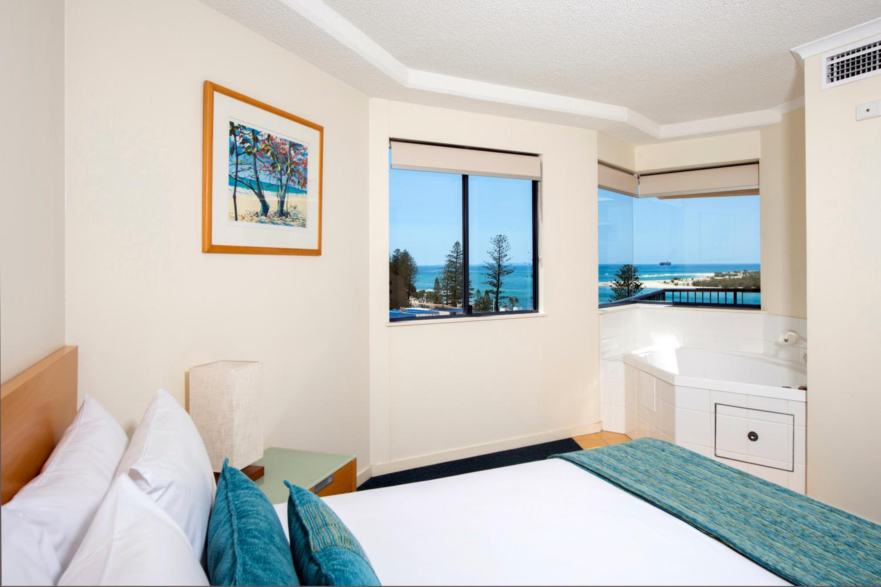 Three-Bedroom Water View Apartment photo 3