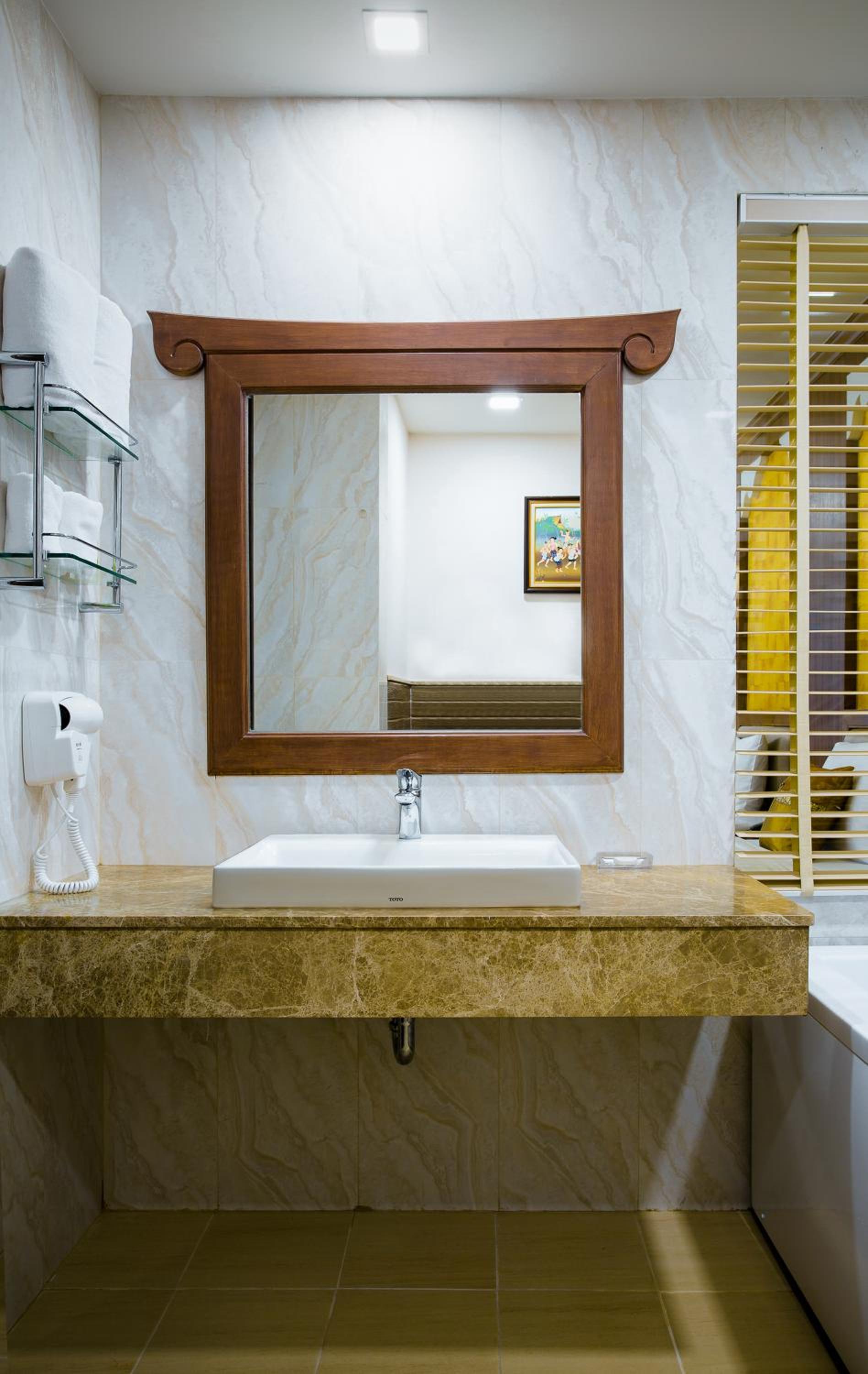 Family Suite - Photo 9
