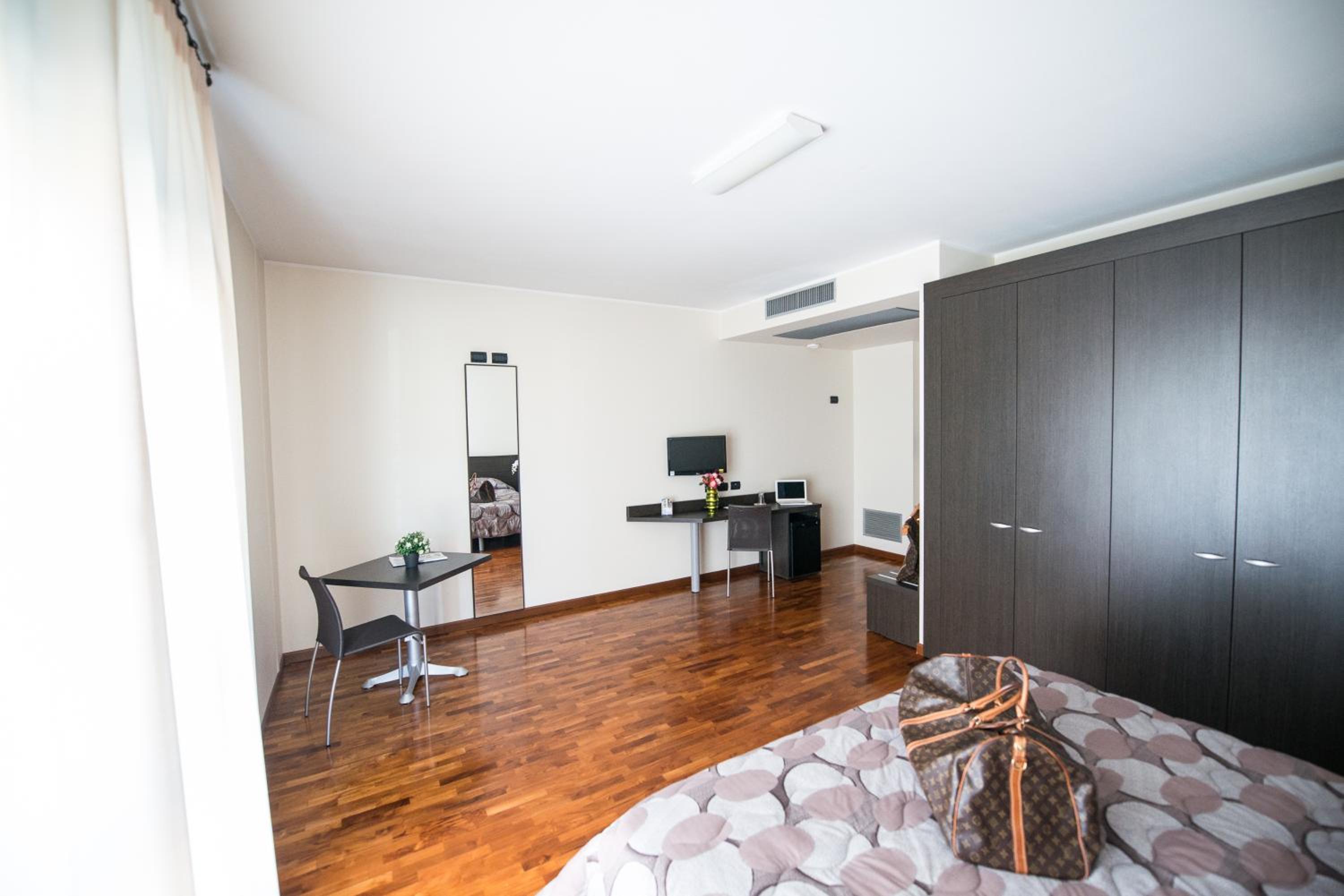 Double Room (1 Adult) photo 2