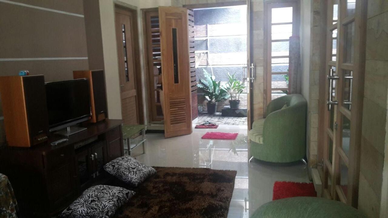 Three-Bedroom House photo 1