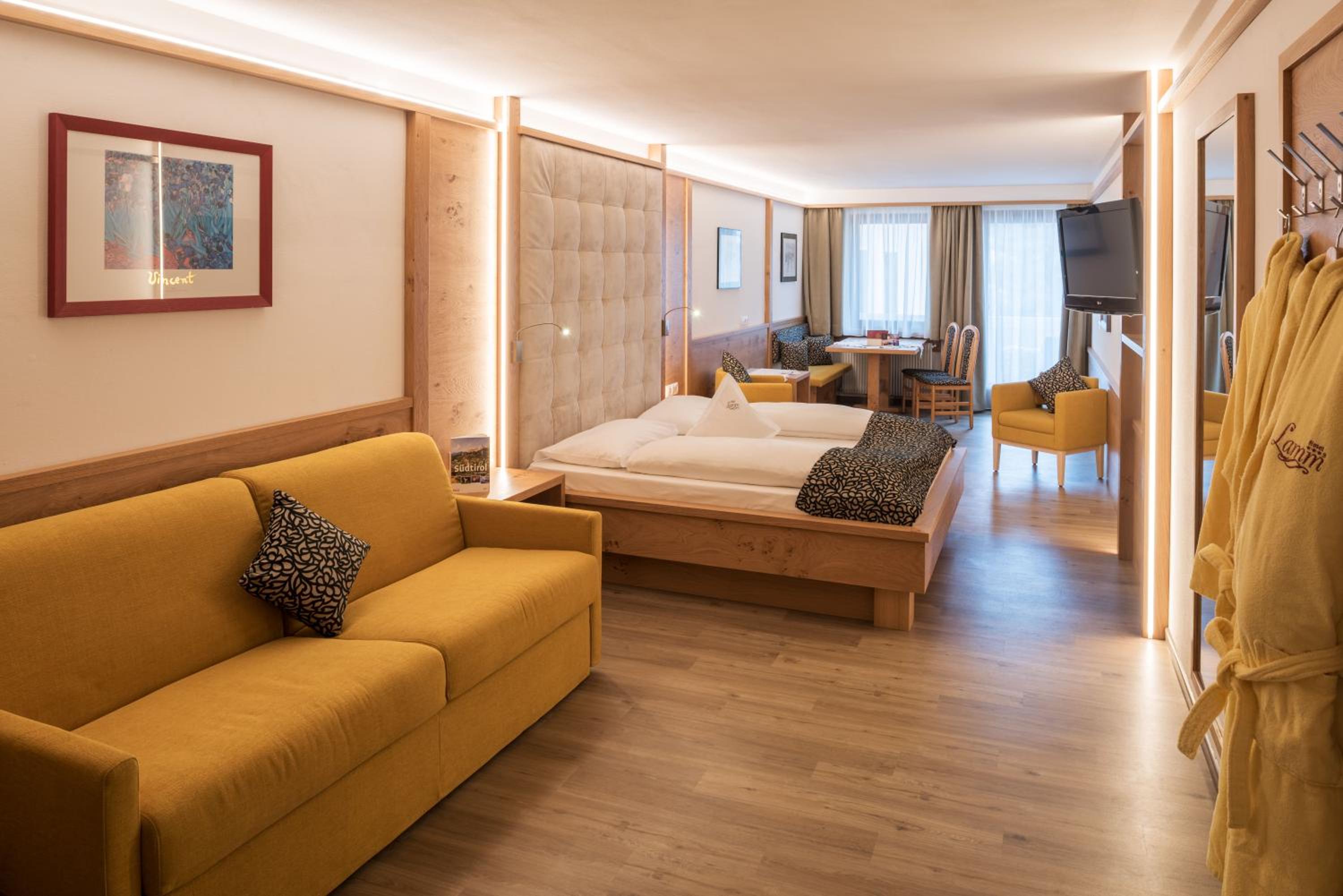 Superior quadruple room with balcony