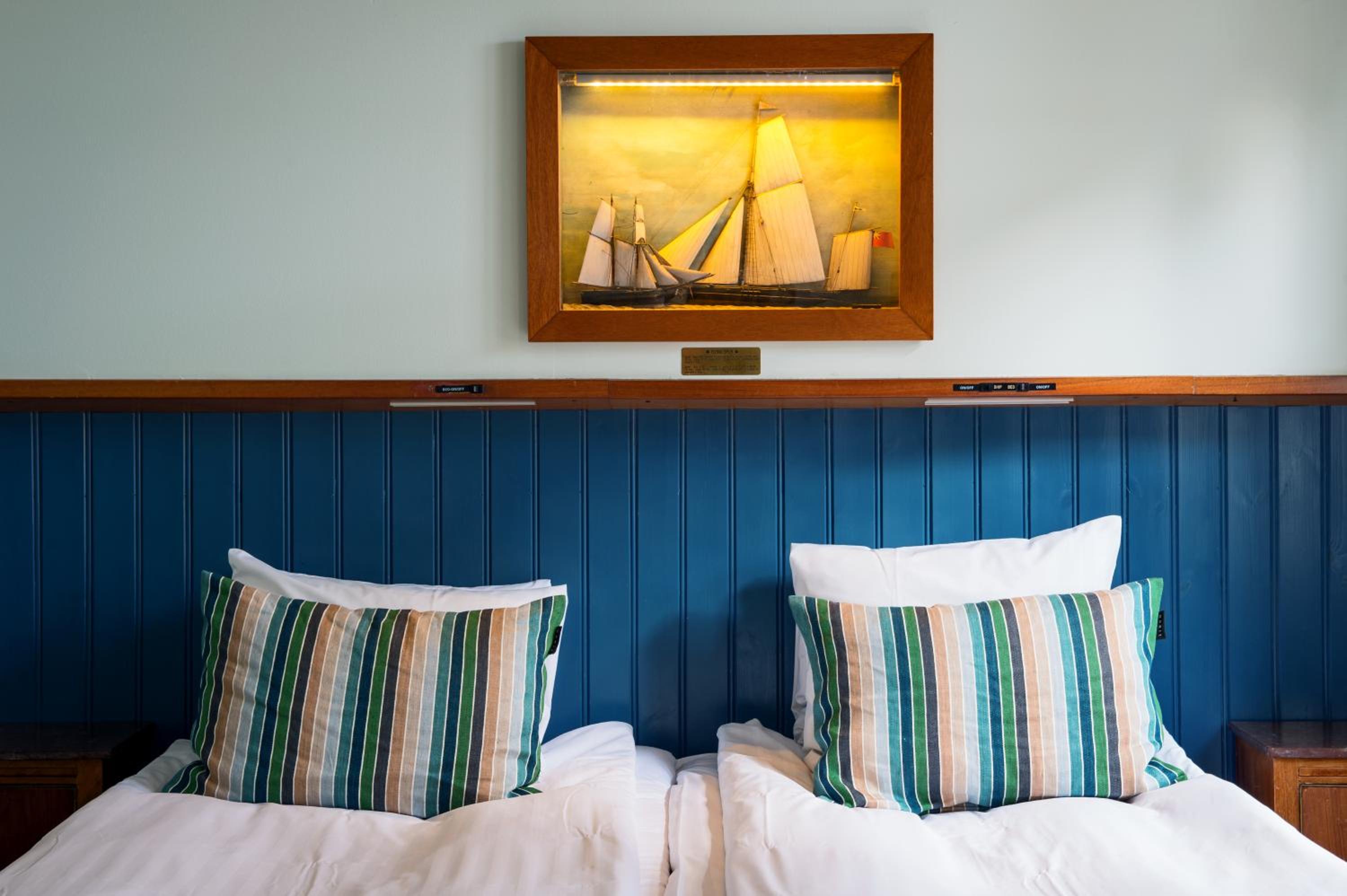 Double Room thumbnail 6