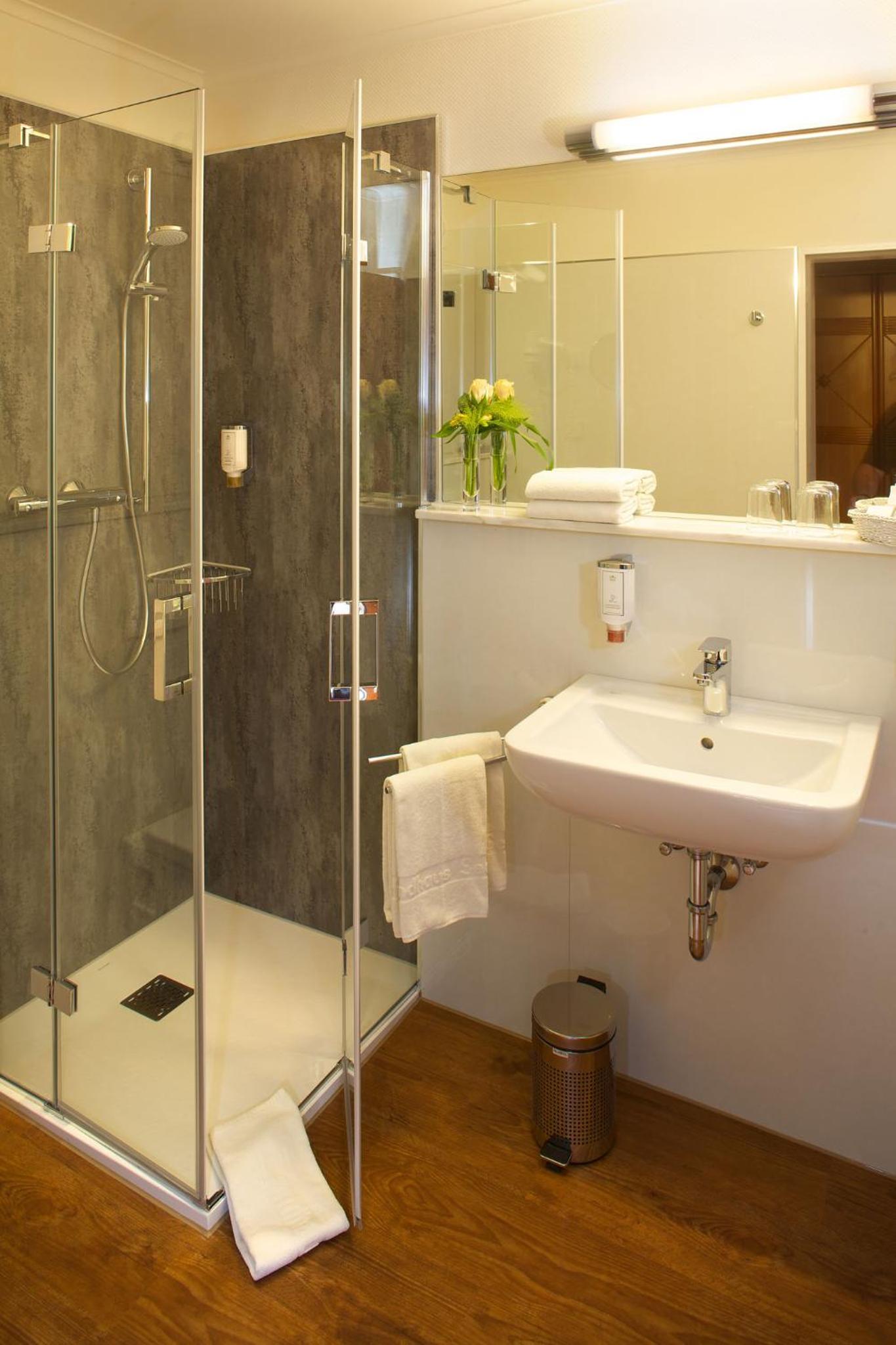 Standard Double Room - Photo 5