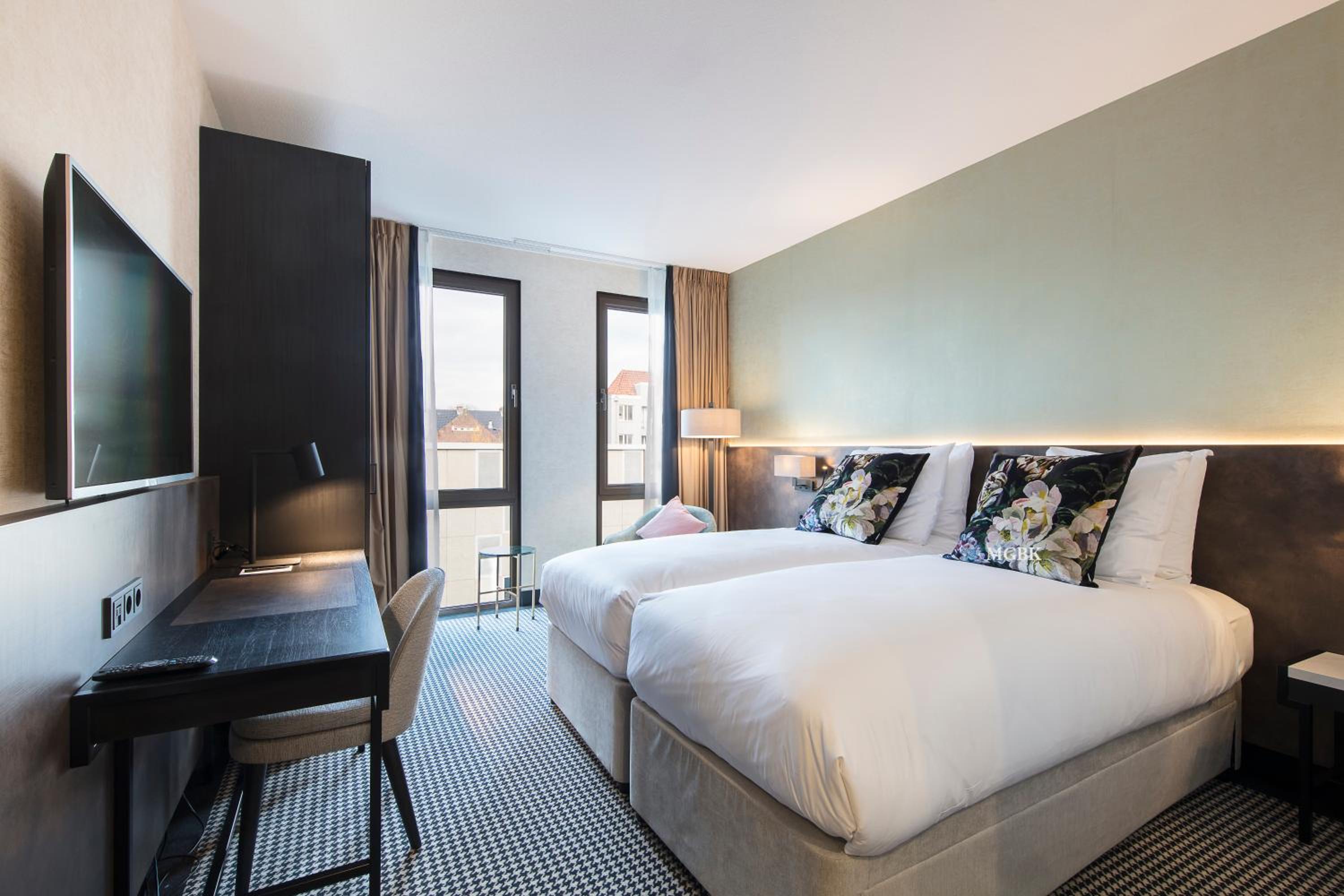 Twin Room with Canal View