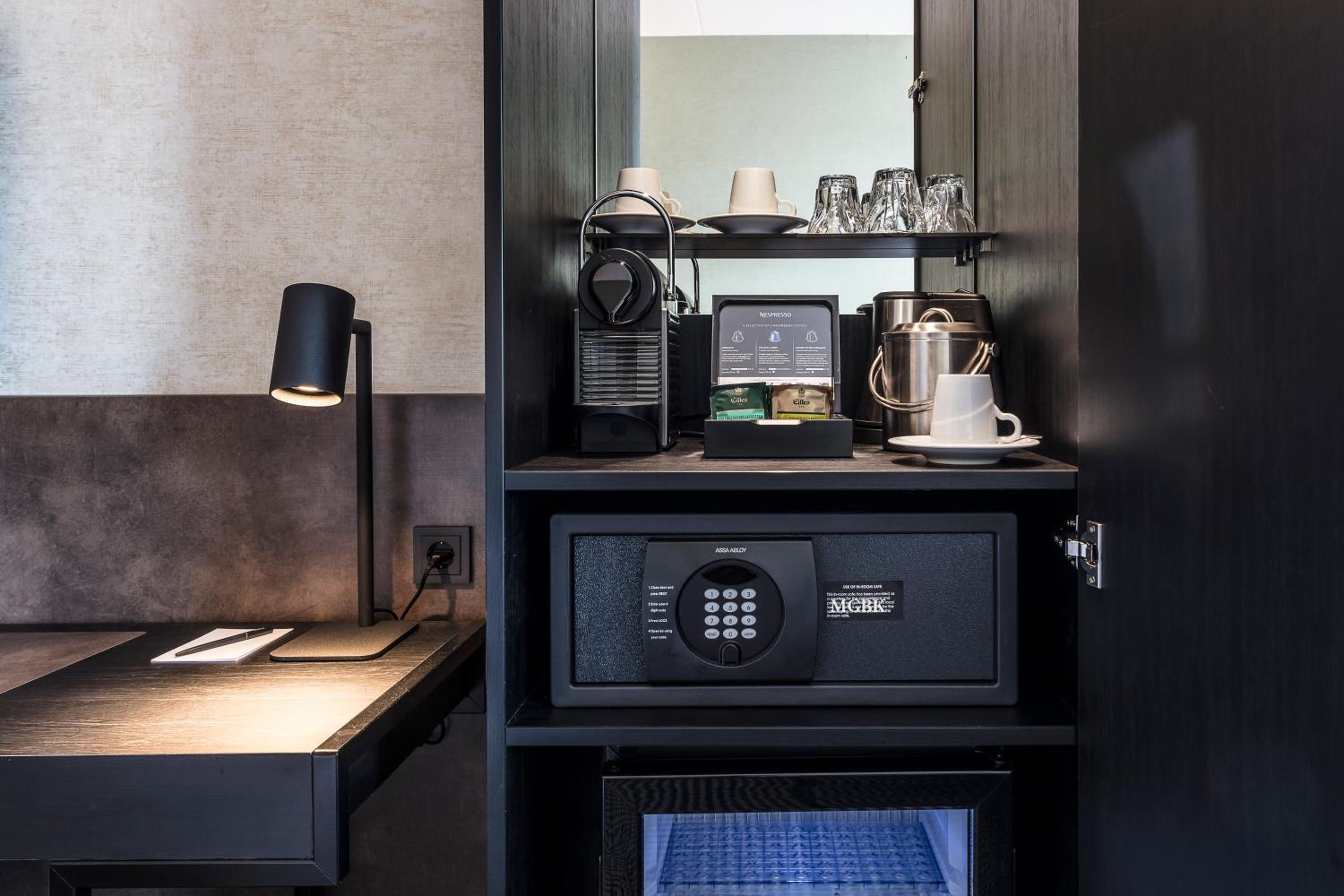 Superior Double Room with Canal View