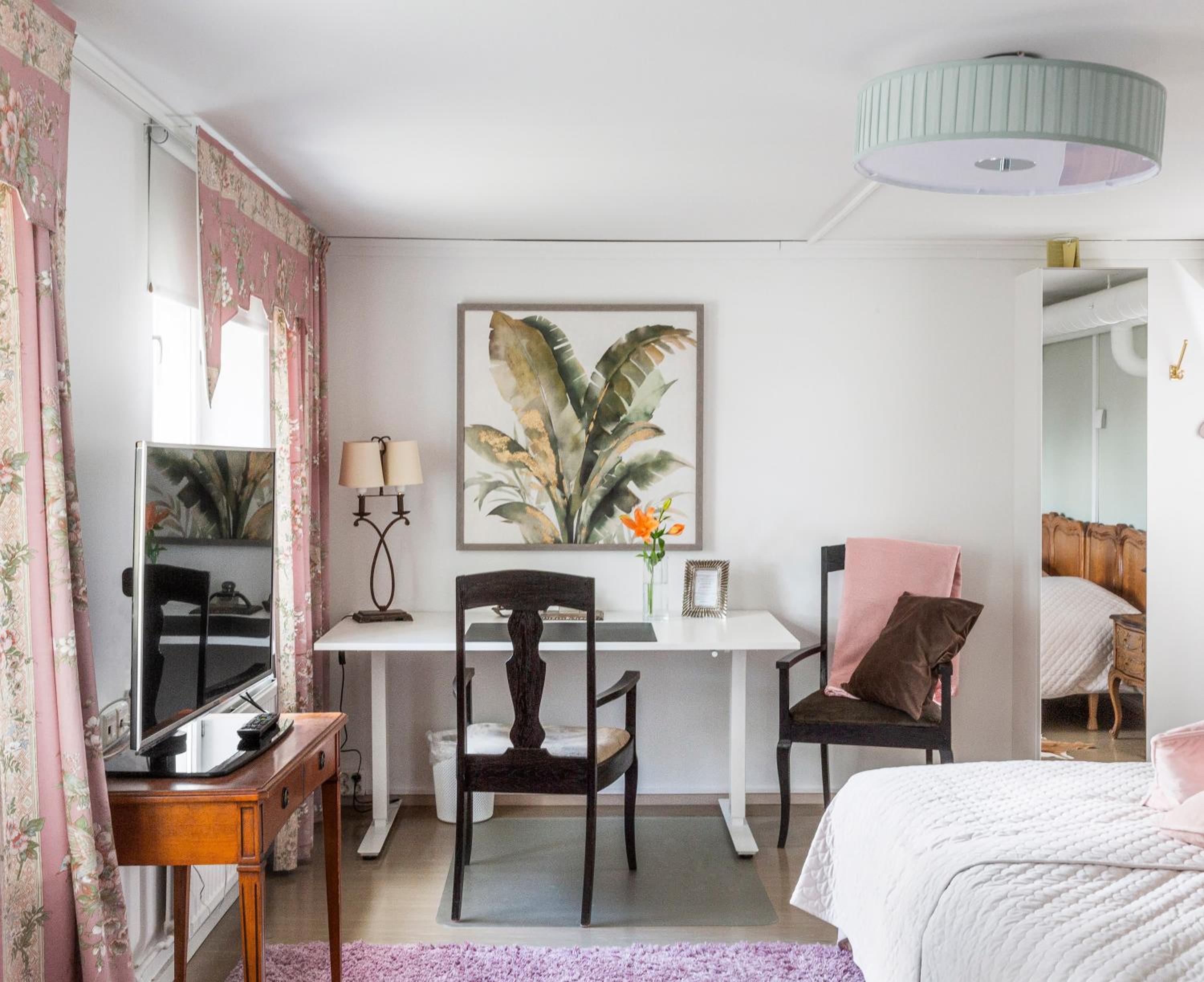 Triple Room with Shared Bathroom photo 2