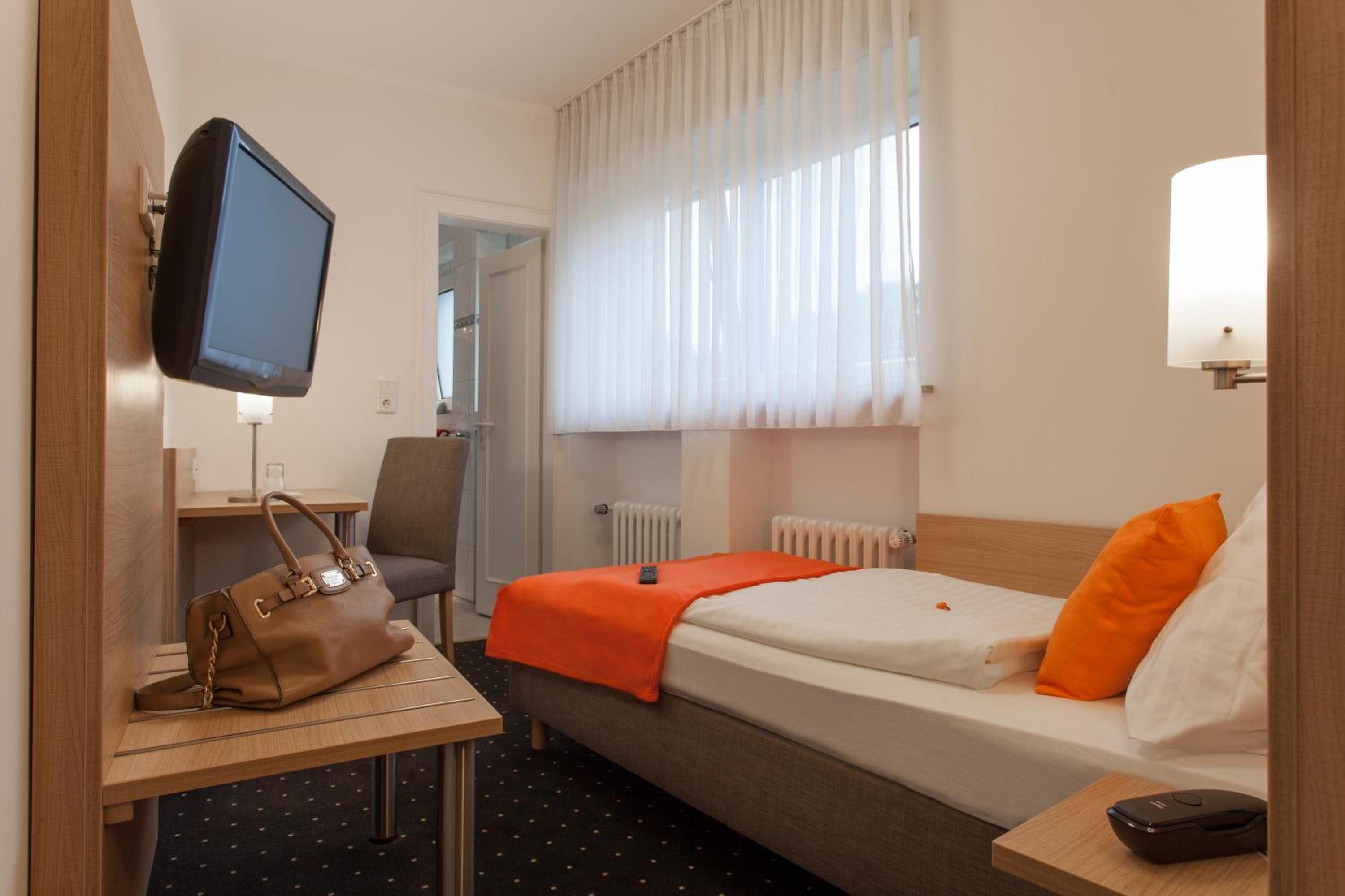 Single Room photo 2
