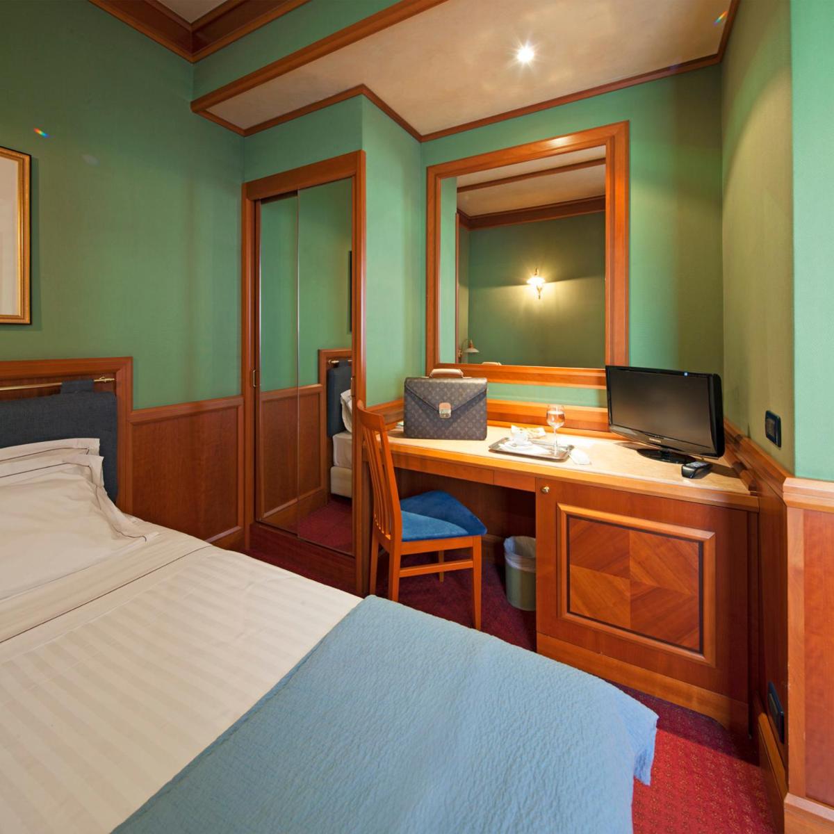 Budget Double Room - Photo 1
