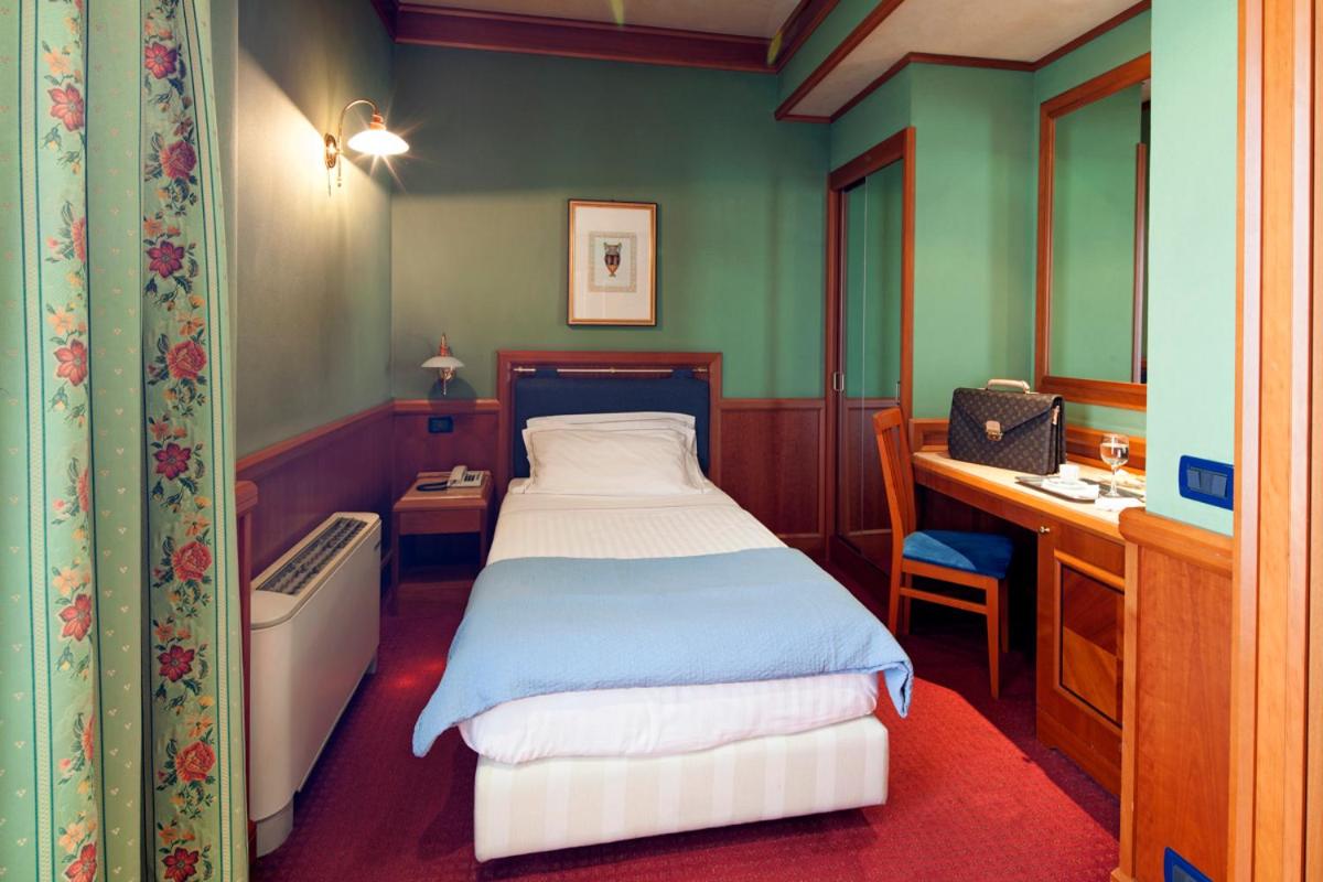 Single Room photo 2