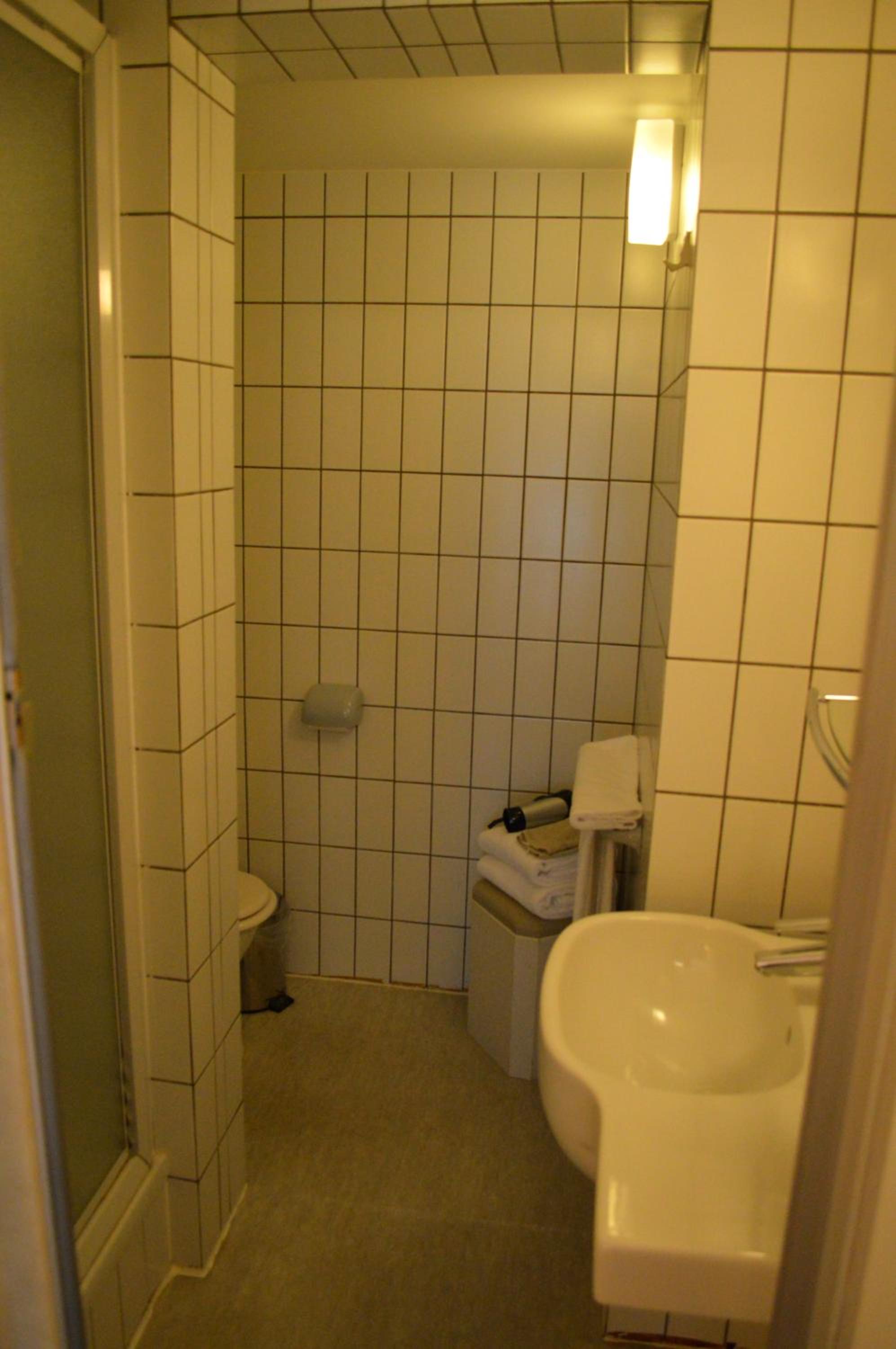 Budget Double Room photo 3