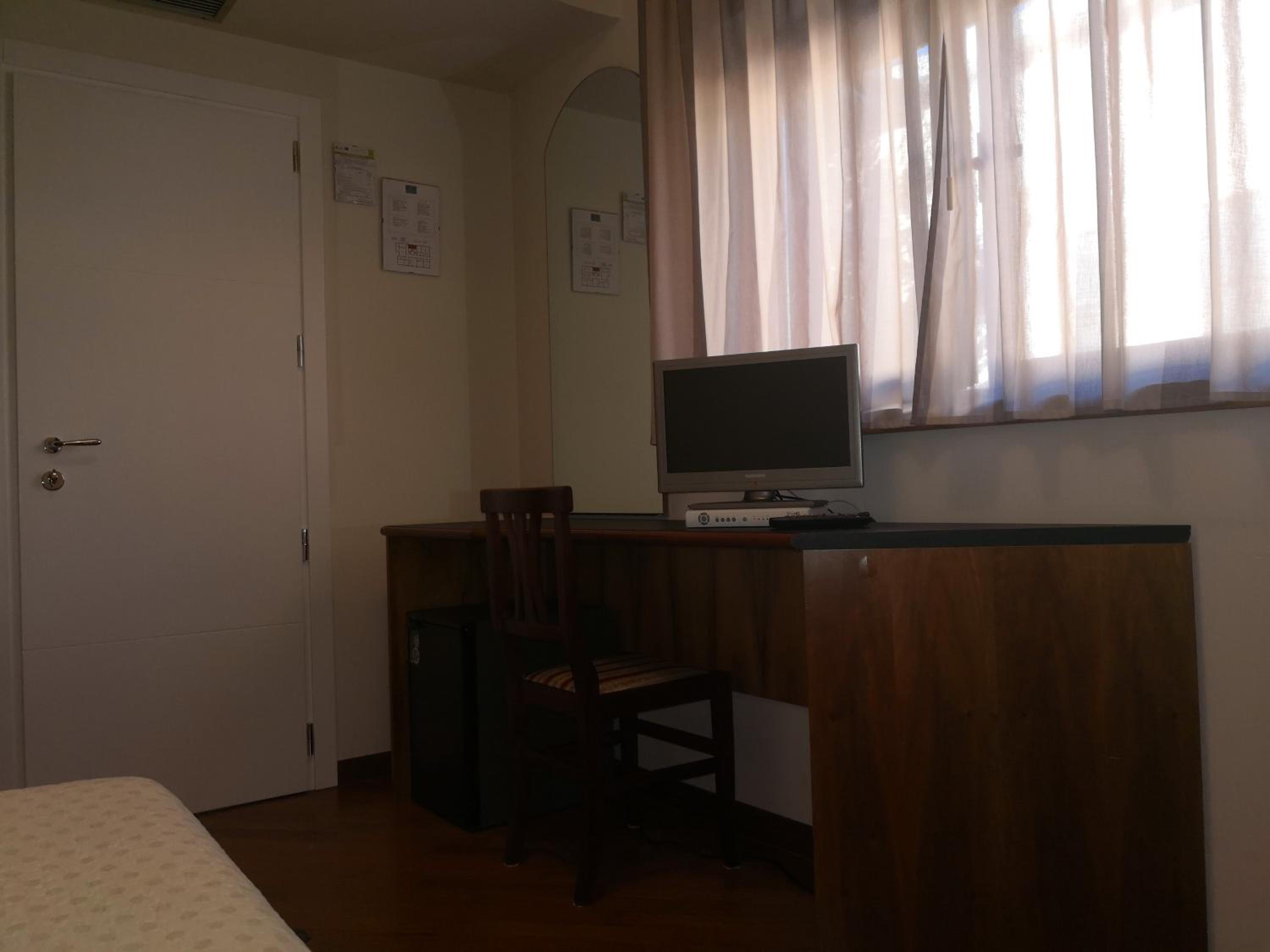 Single Room photo 2