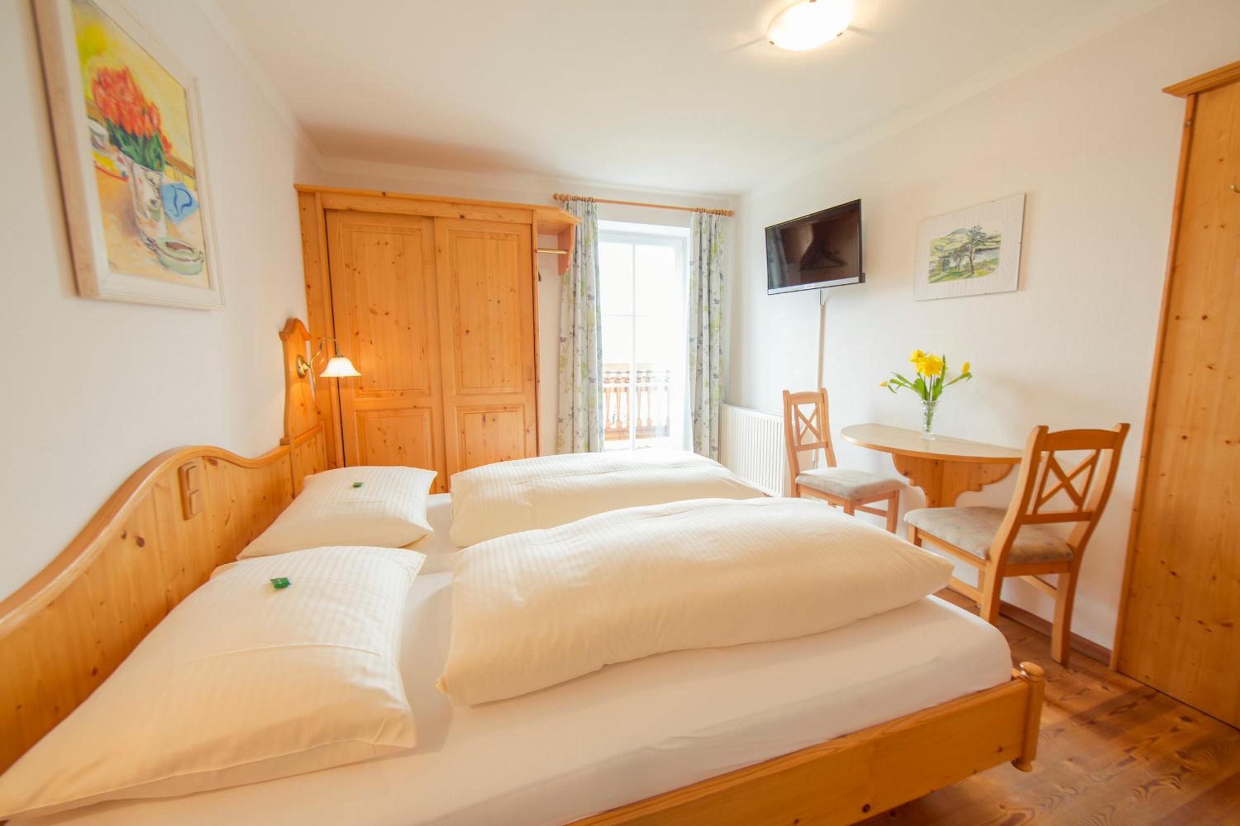 Double or Twin Room with Balcony photo 3