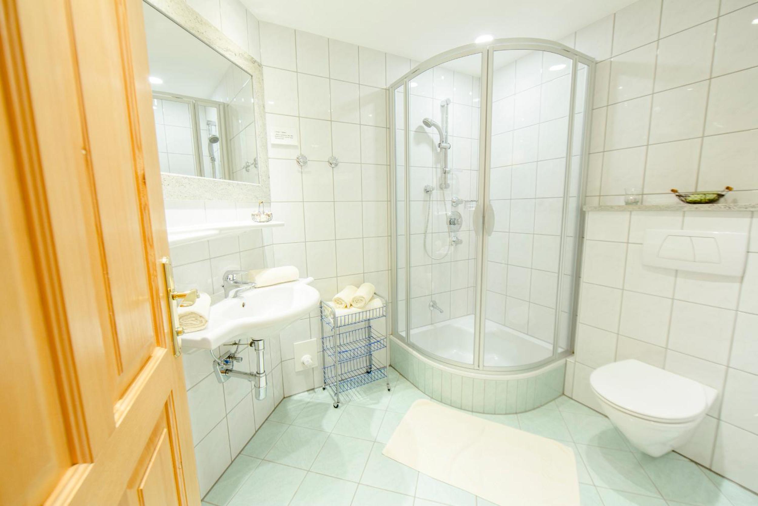 Two-Bedroom Apartment with Balcony photo 3