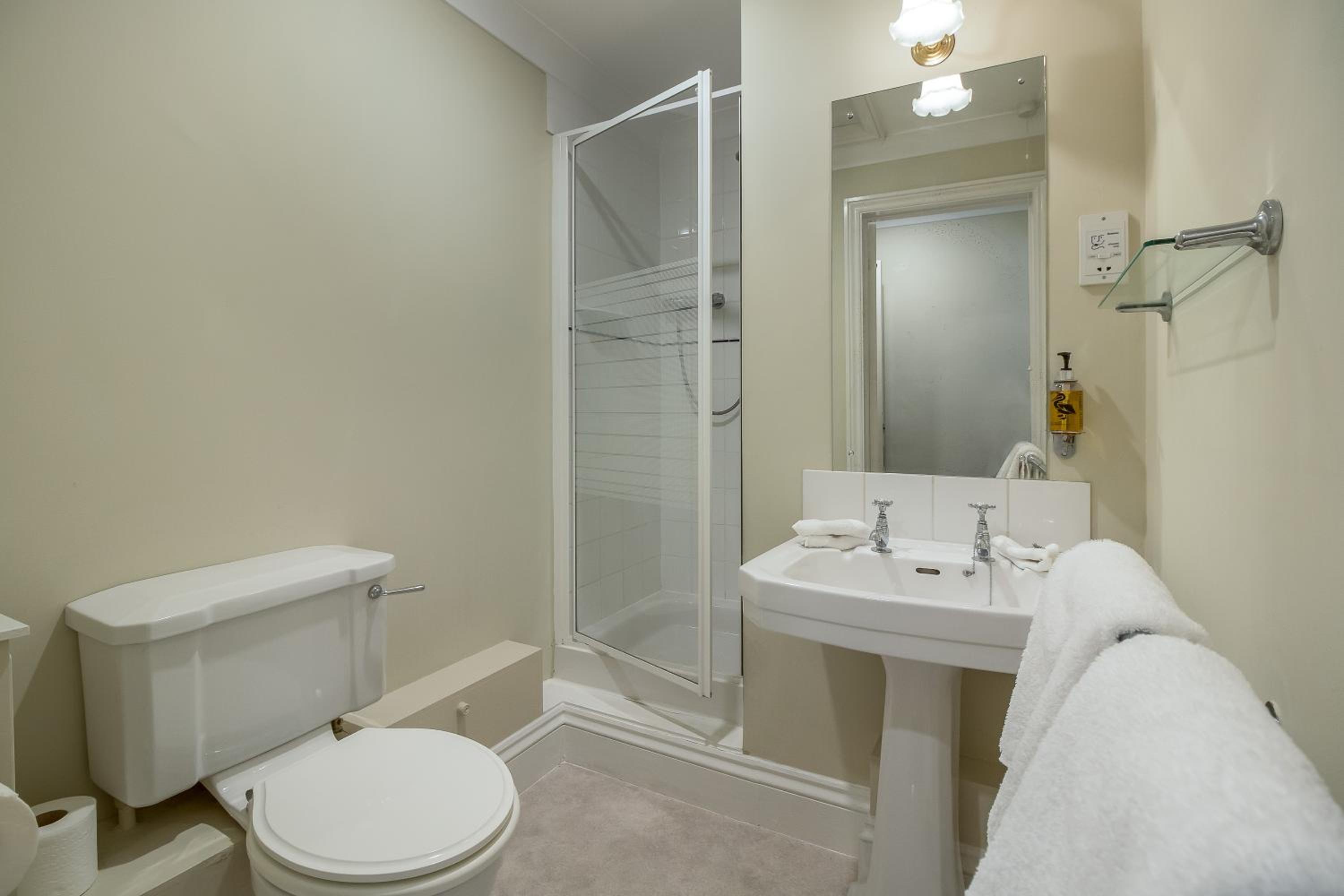 Deluxe Double Or Twin Room photo 2