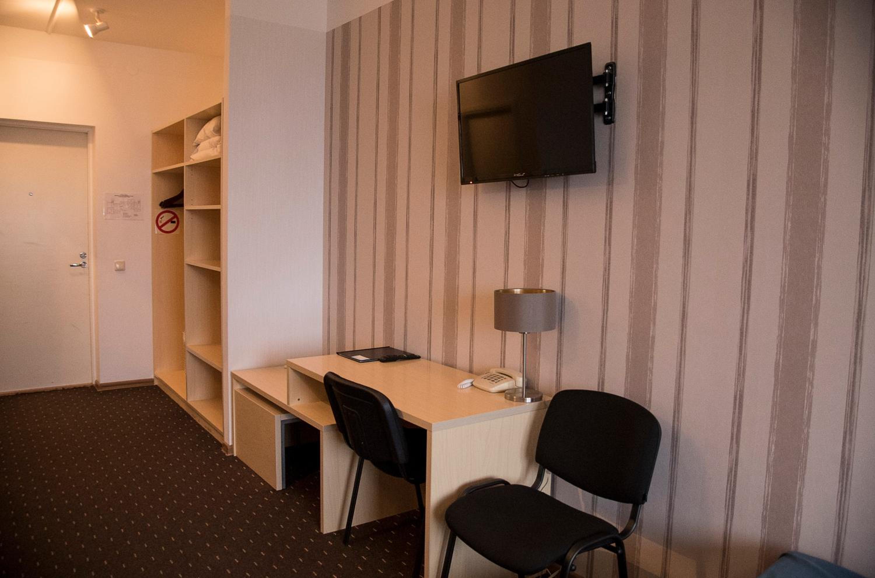 Standard Twin or Double Room - Photo 16