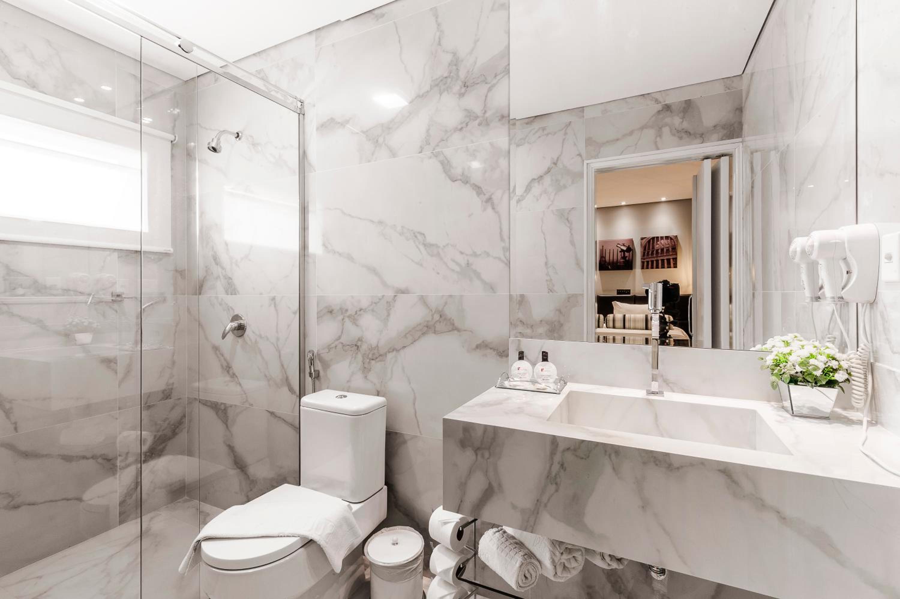 Deluxe Suite photo 2