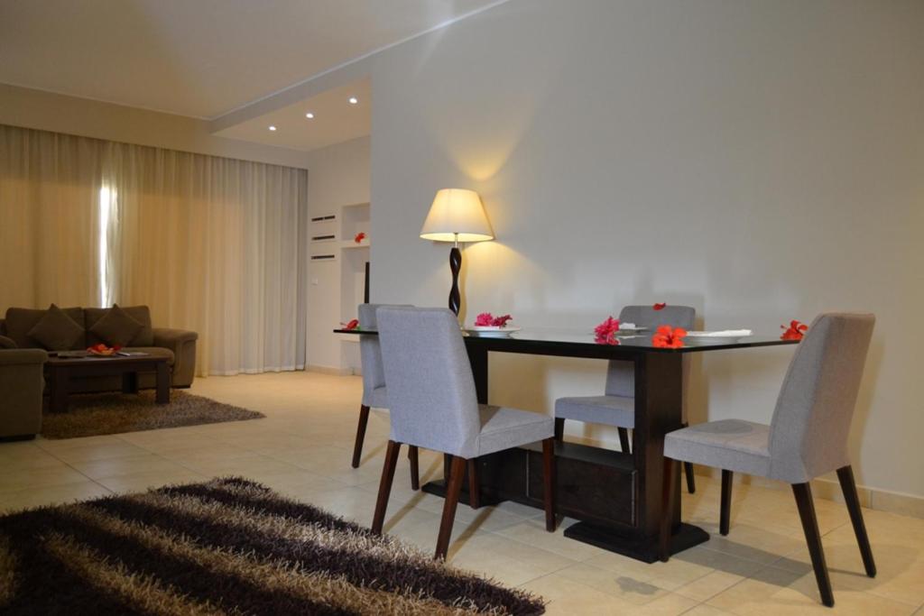 Two-Bedroom Apartment - Photo 2
