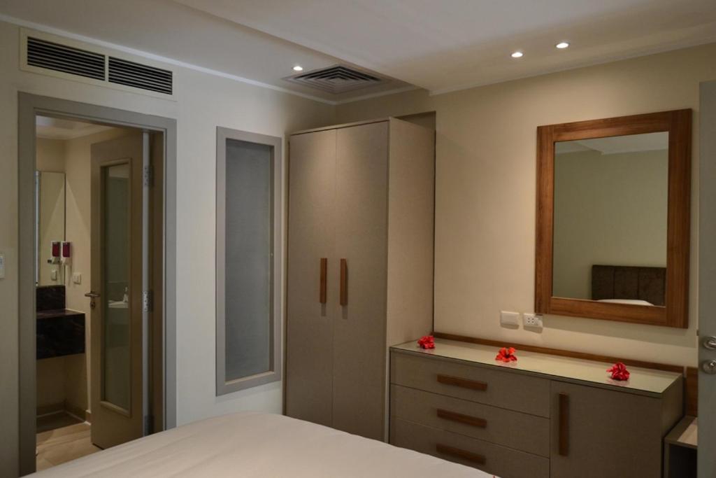 Studio - Split Level - Photo 4