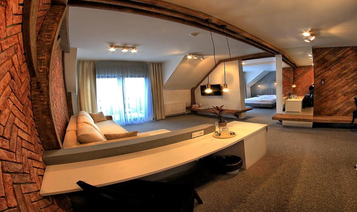 Deluxe Apartment with Air Conditioning - Photo 3
