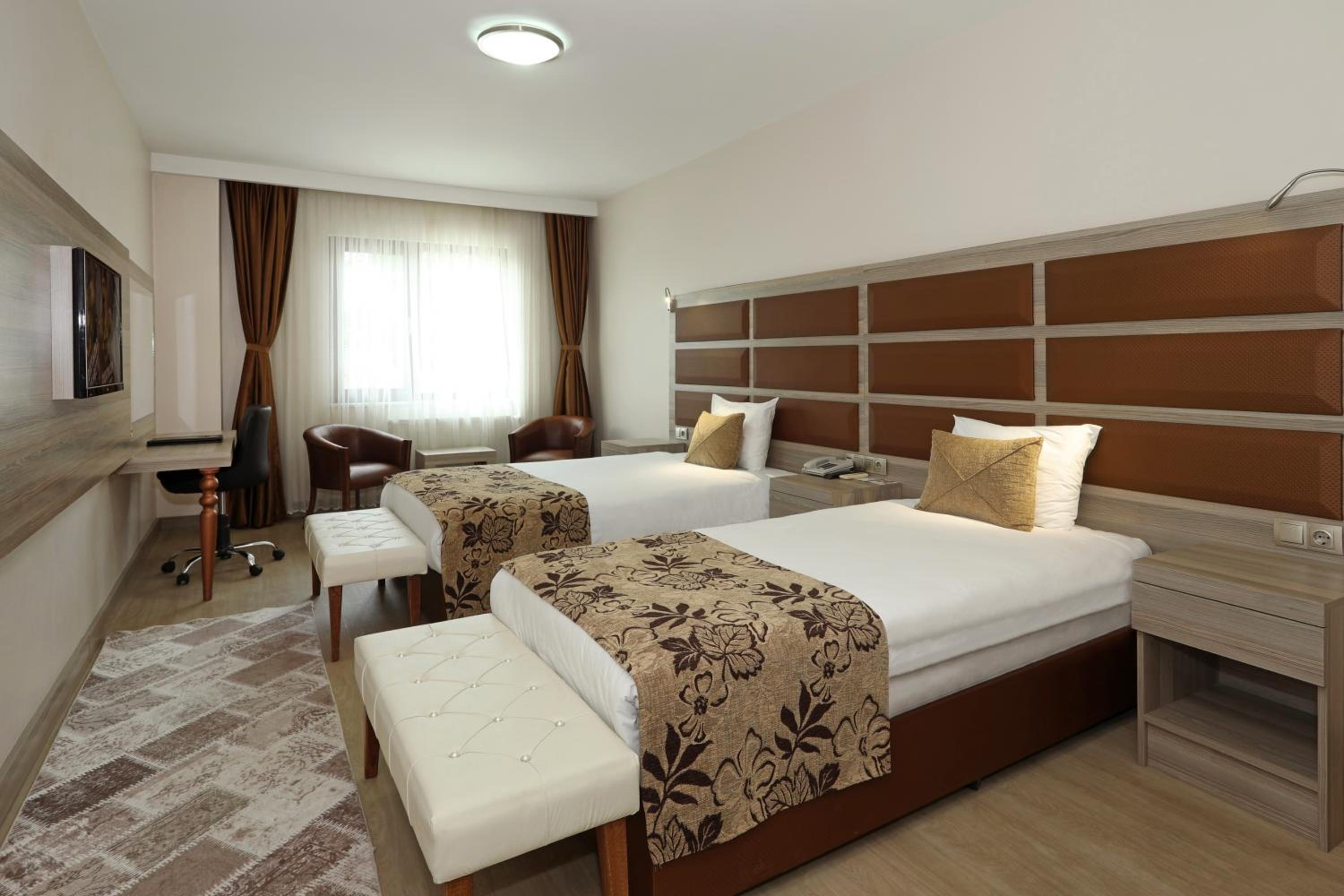 Standard Double Room - Photo 1