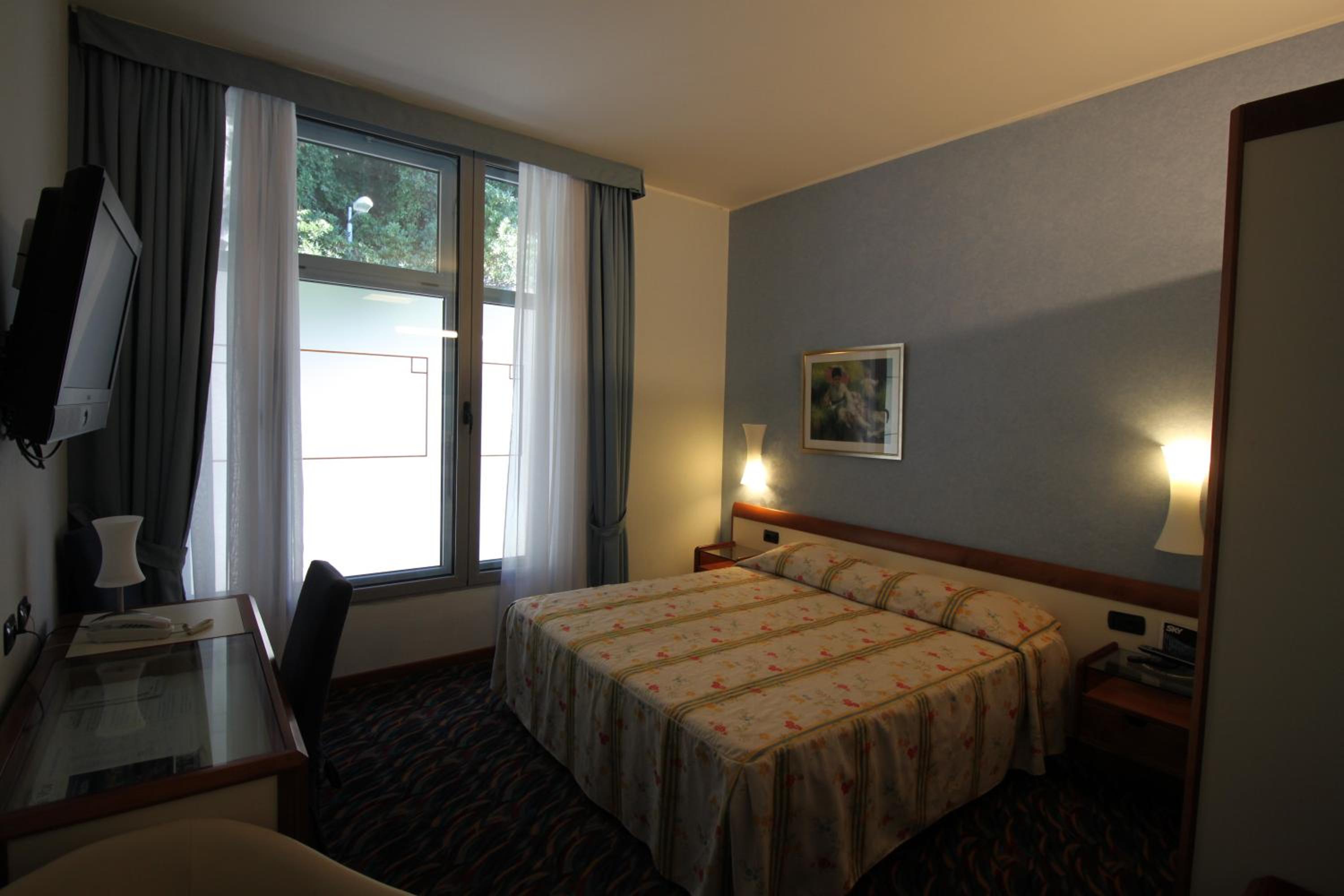 Double Room - Photo 4