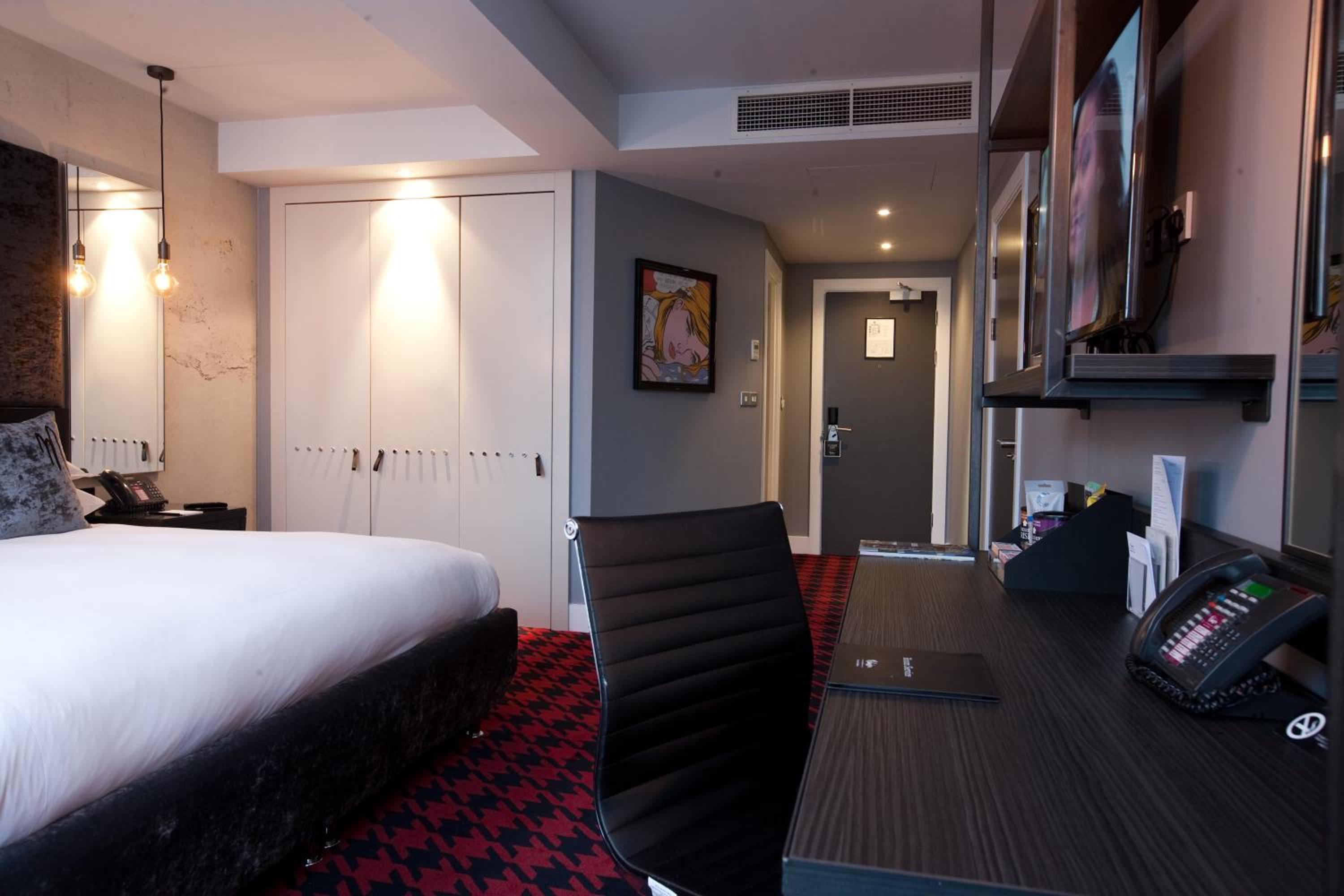 Standard Double Room - Photo 2