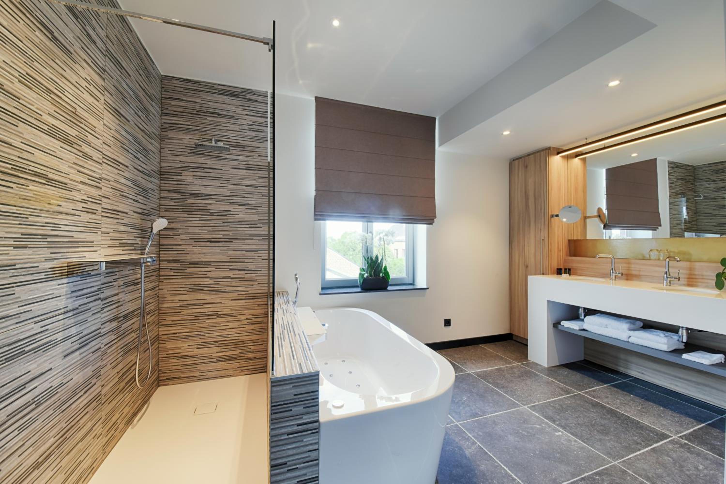 Superior Deluxe Double or Twin Room  photo 3