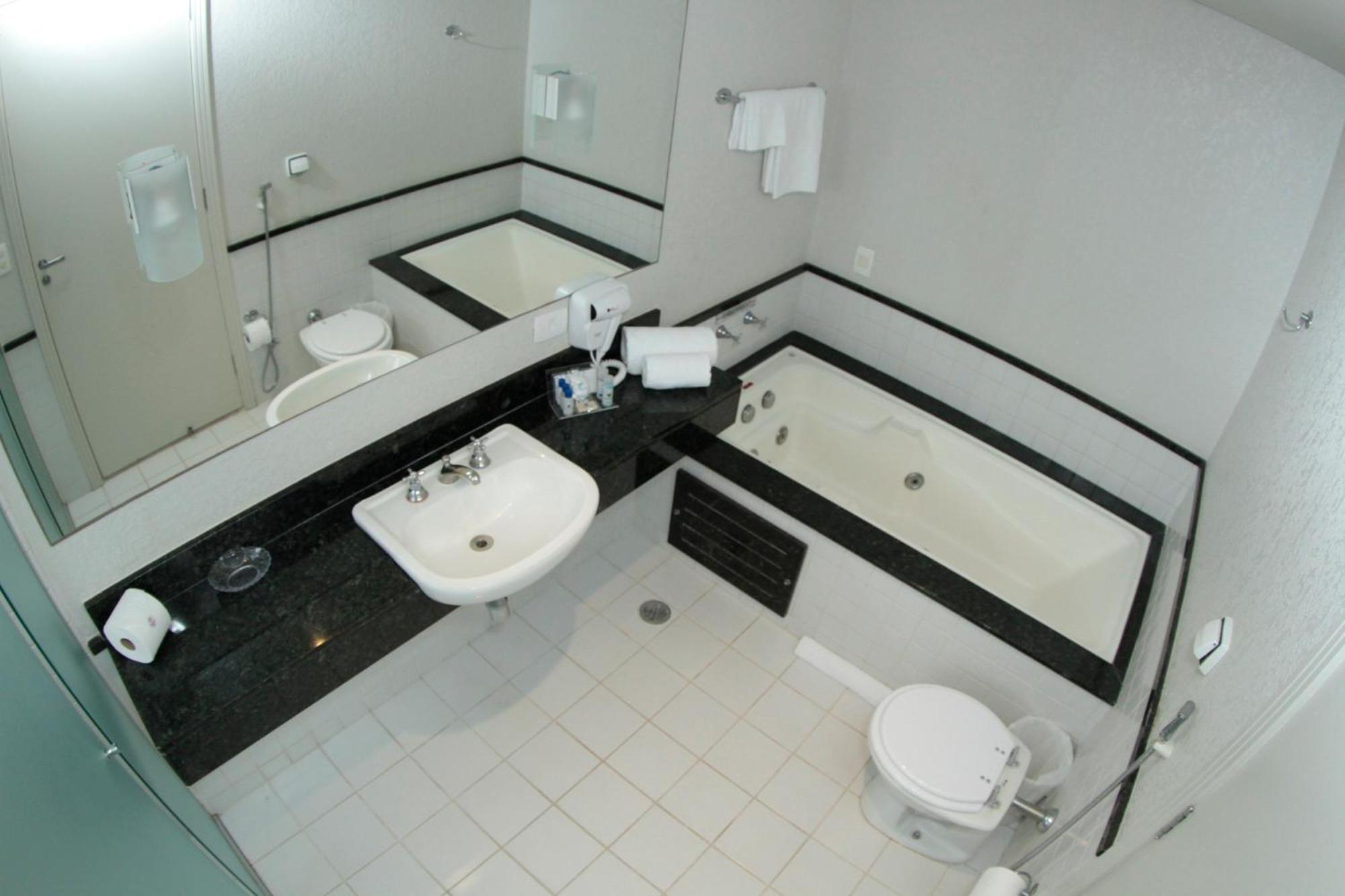 Senior Suite - Photo 6