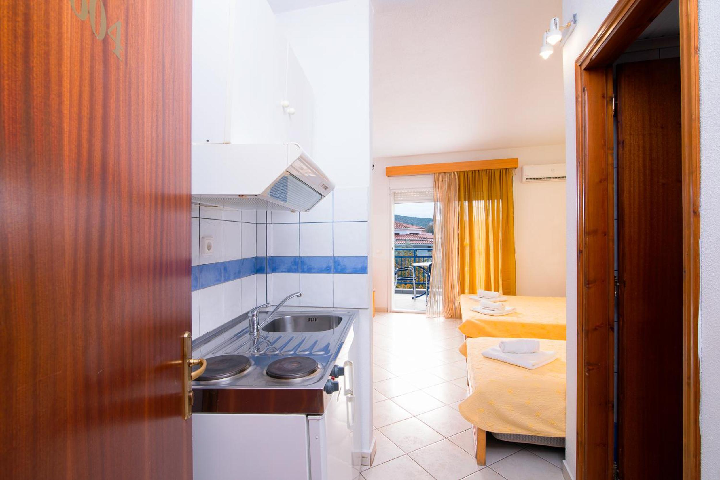 Standard Triple Room photo 2