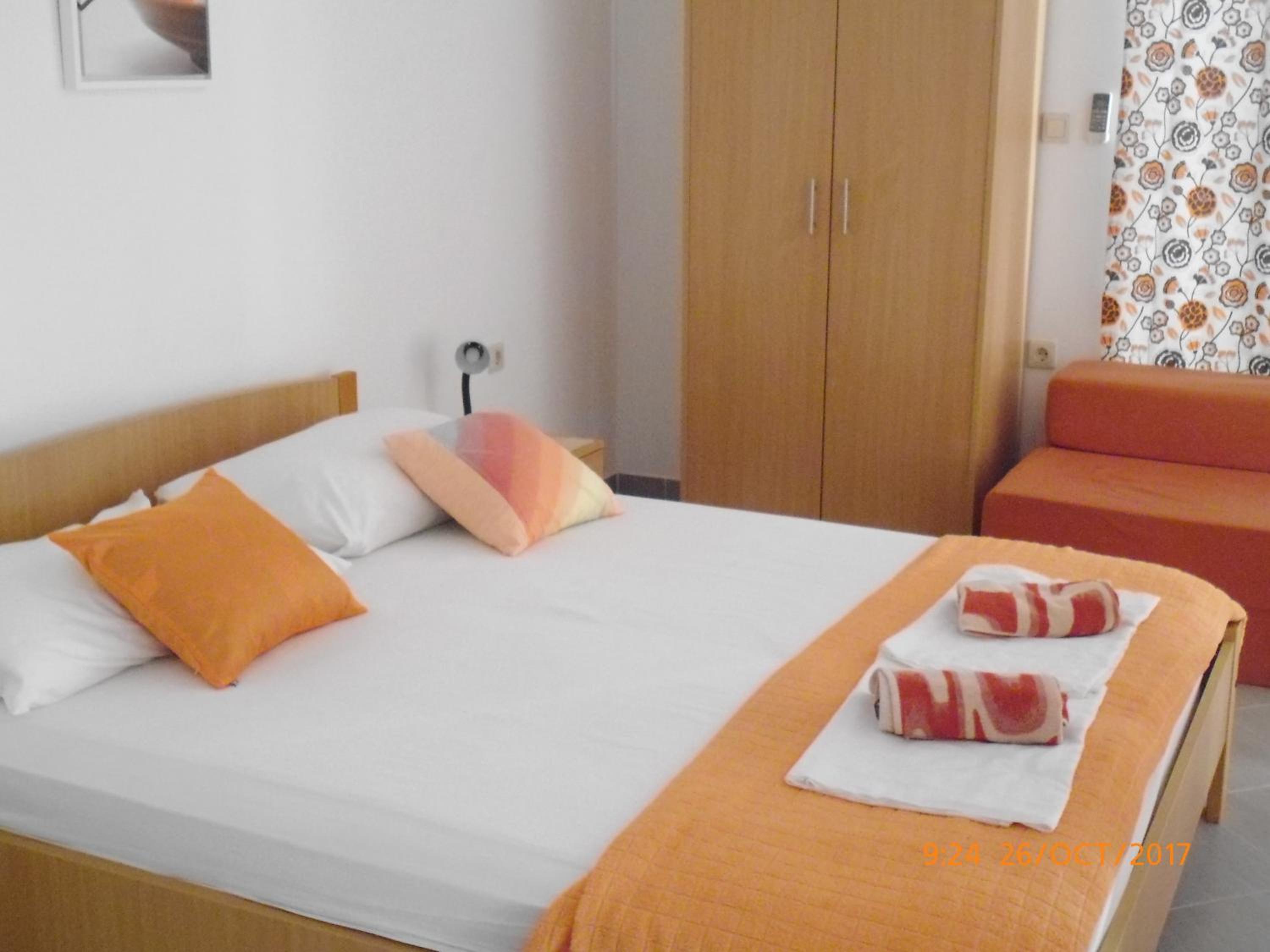 Studio Apartment - Photo 11