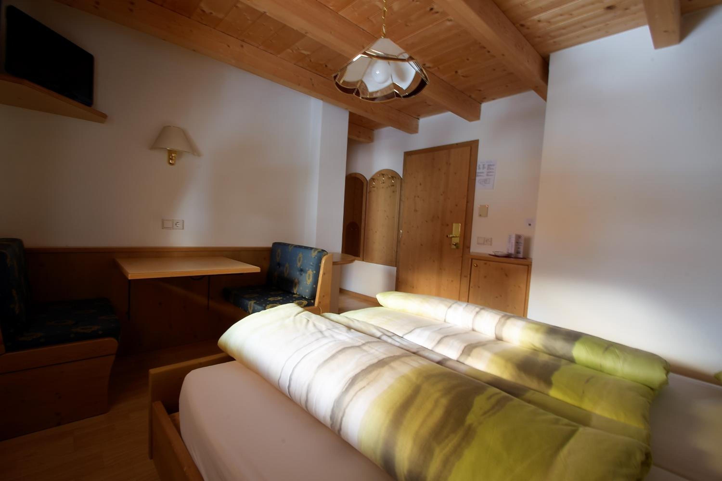Standard Double Room photo 2