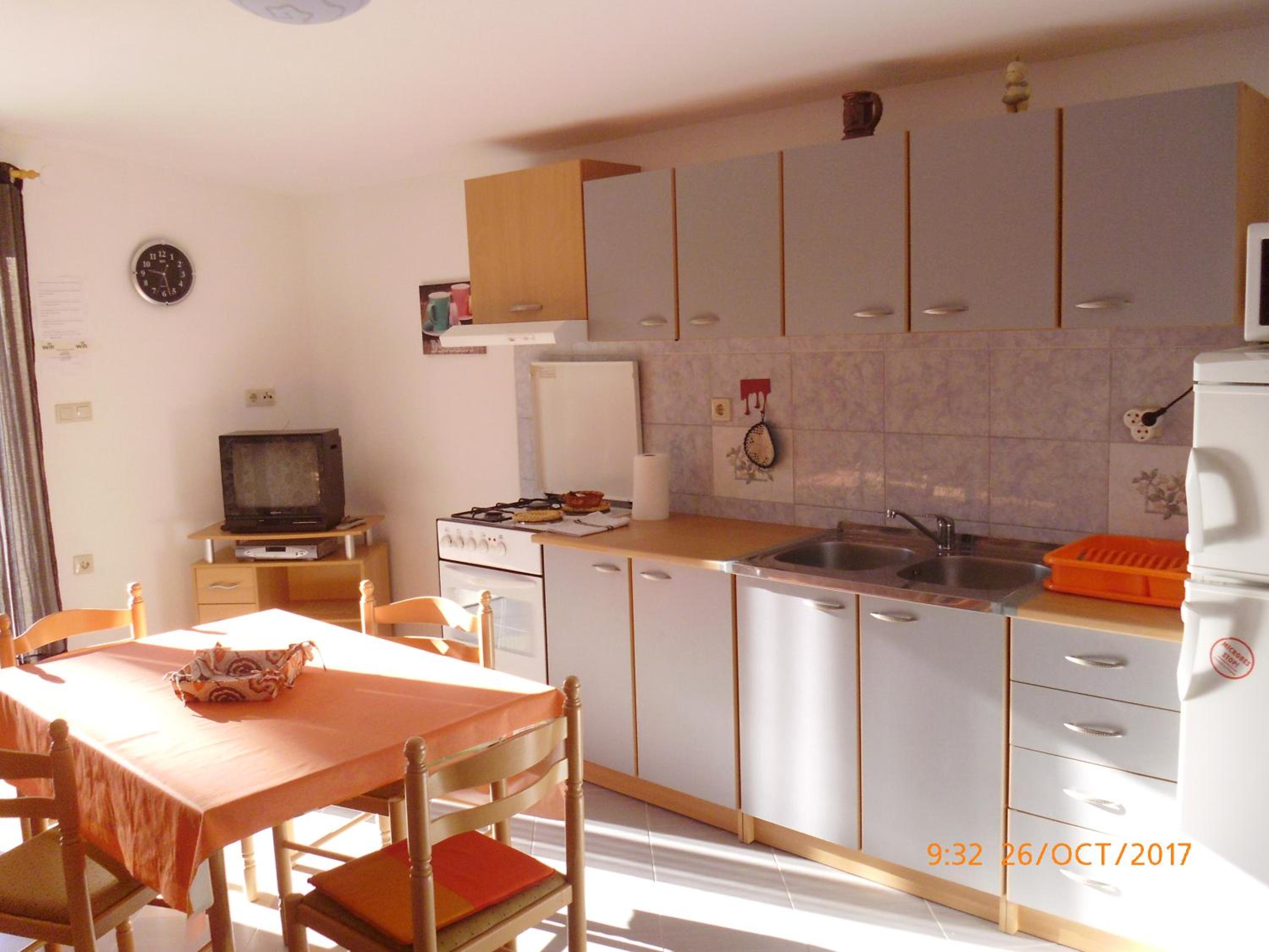 Studio Apartment - Photo 12