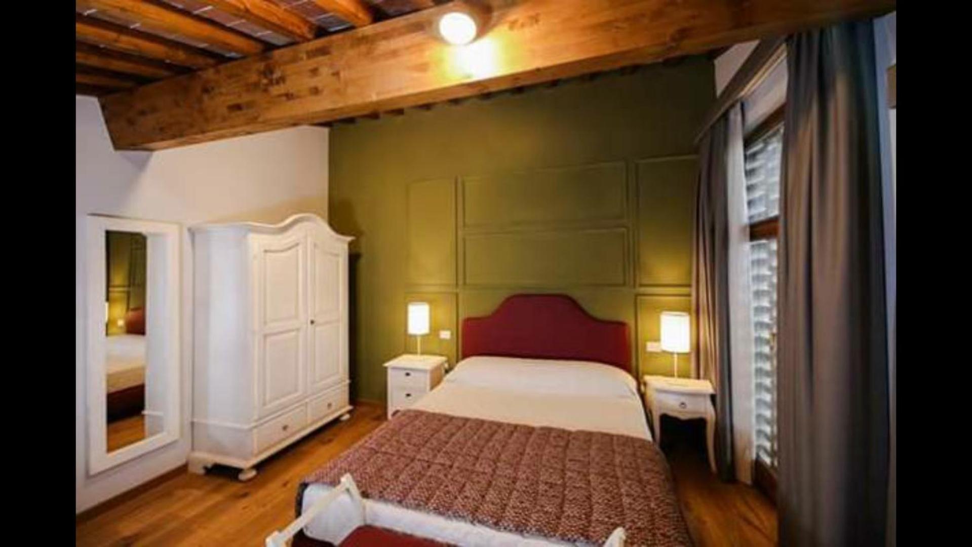 One-Bedroom House photo 1