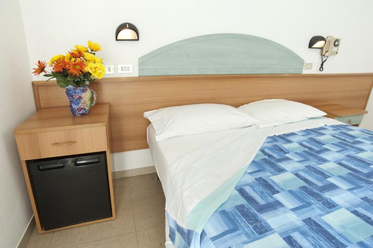 Double or Twin Room photo 2