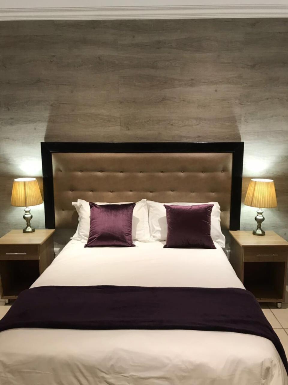 Deluxe King Room photo 1