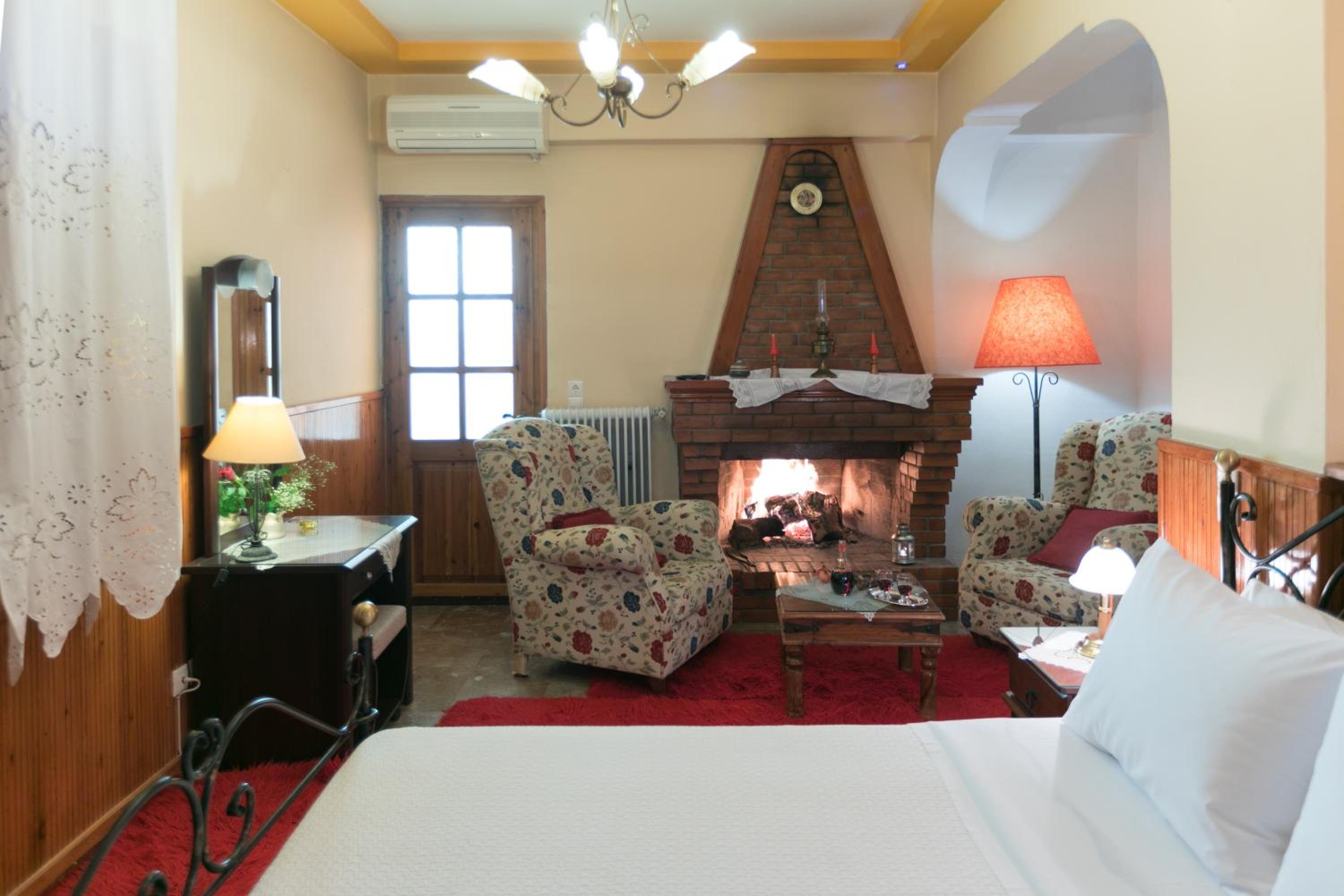 Double Room with Mountain View - Photo 15