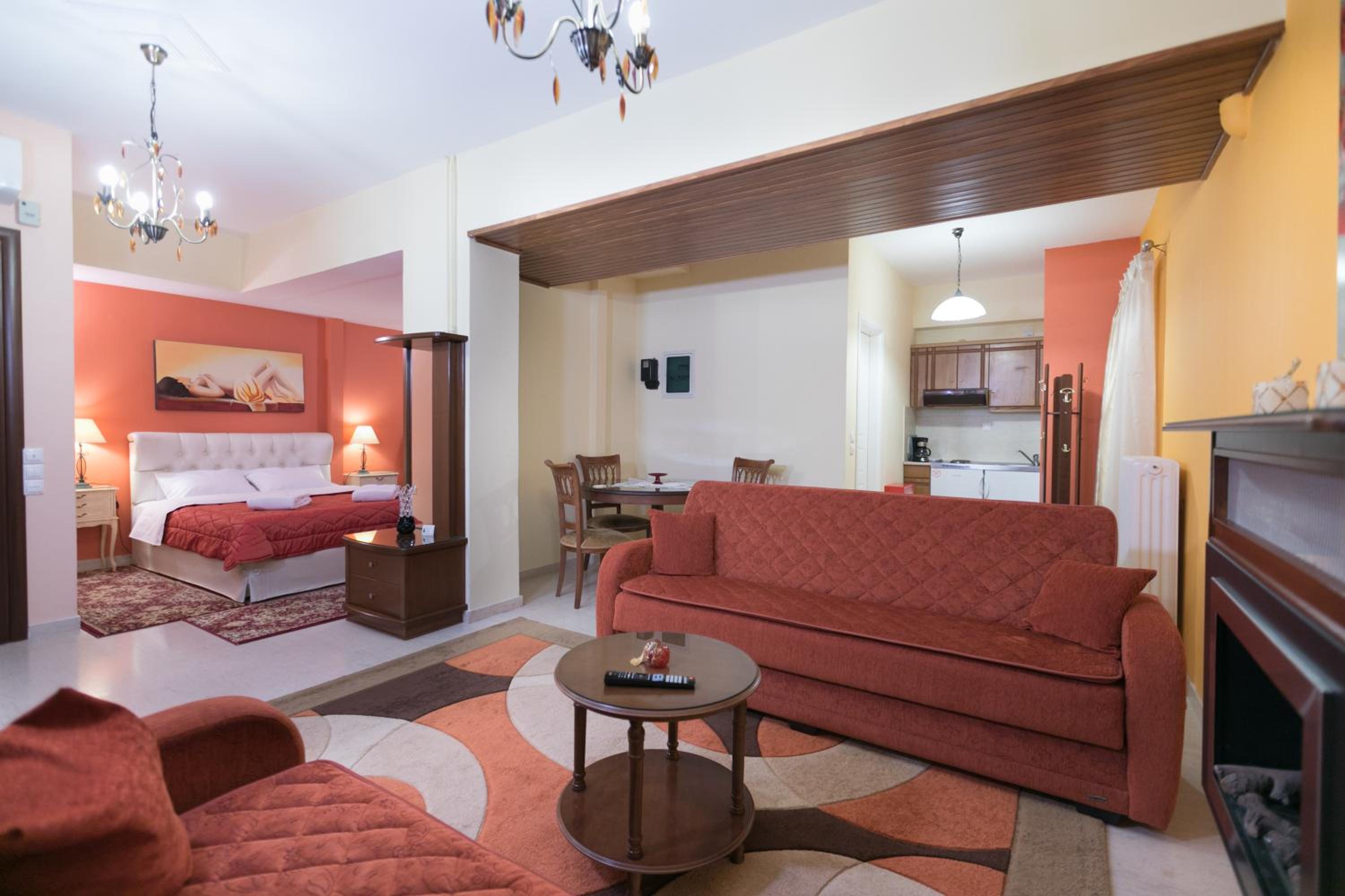 Deluxe Suite with Spa Bath - Photo 5
