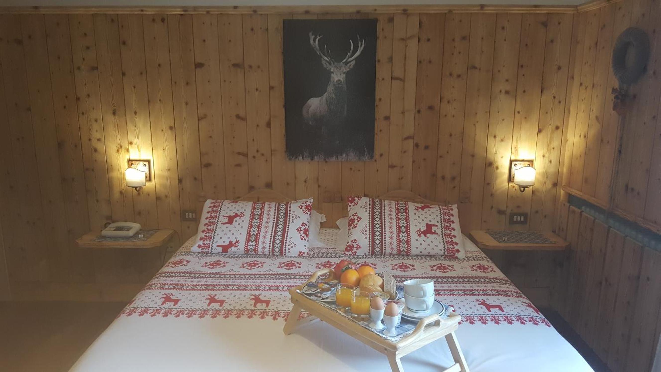 Double or Twin Room - Photo 12