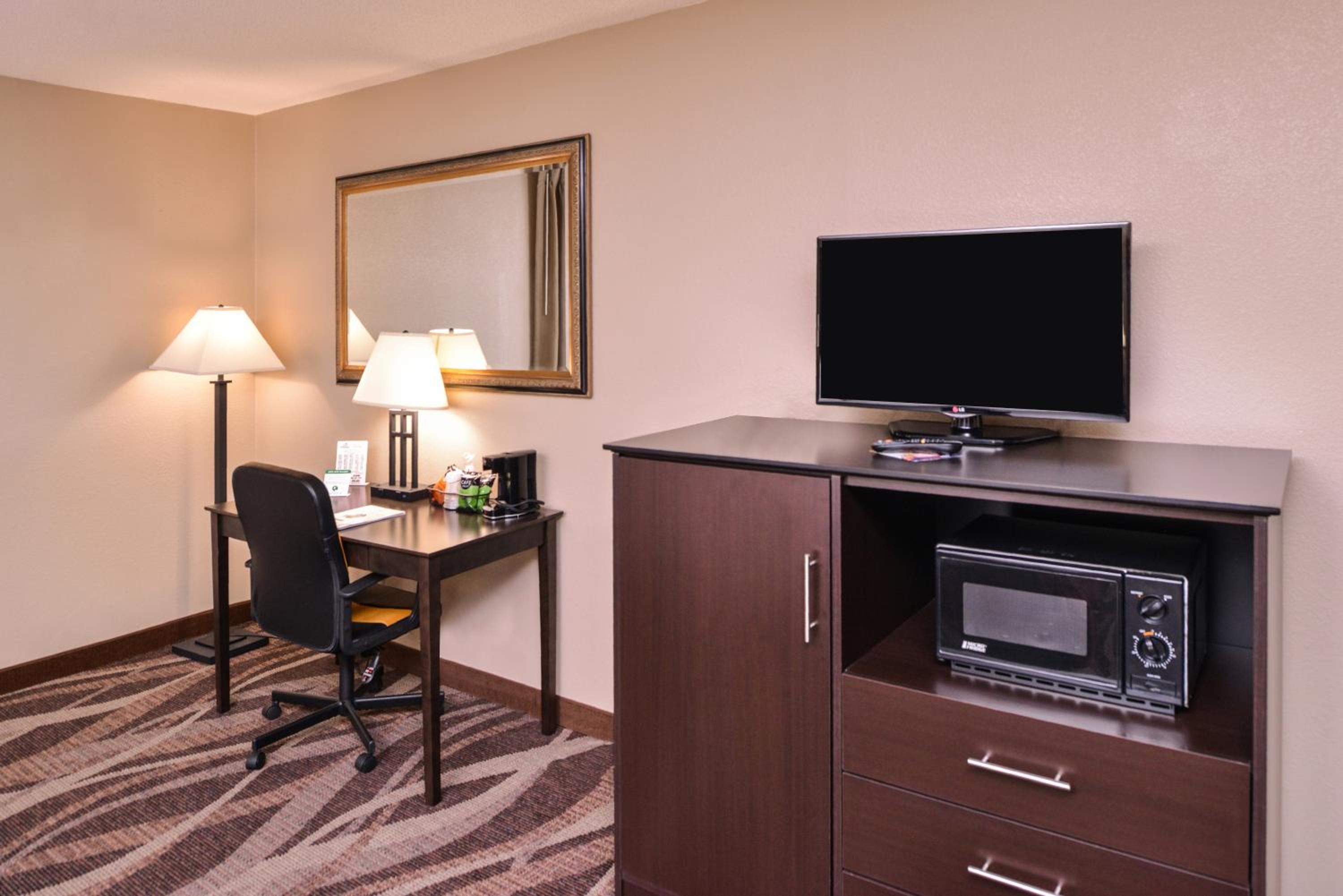 King Room - Non-Smoking - Photo 6