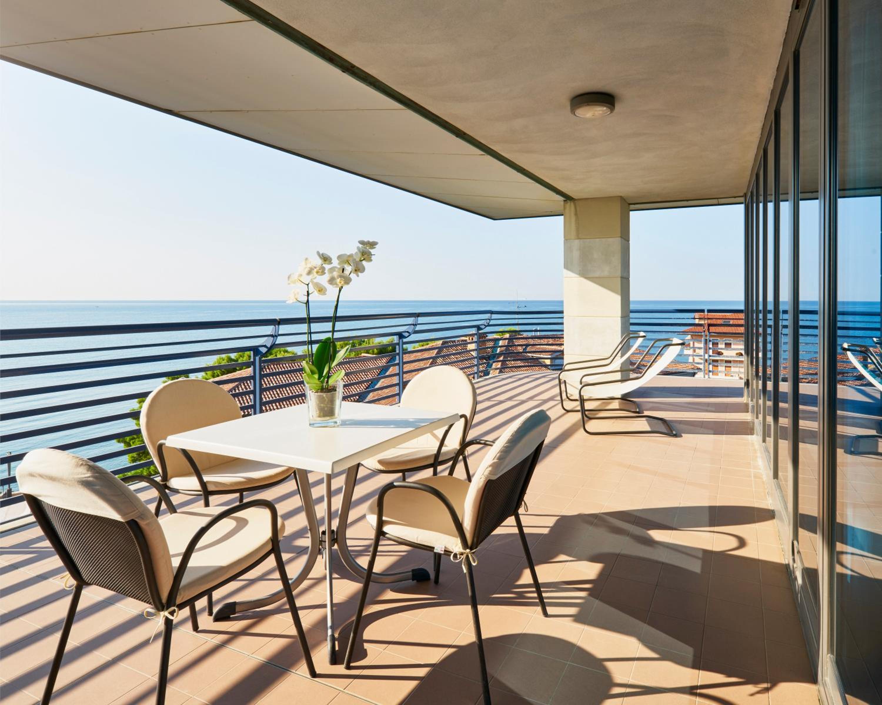 Suite with Sea View - Photo 5